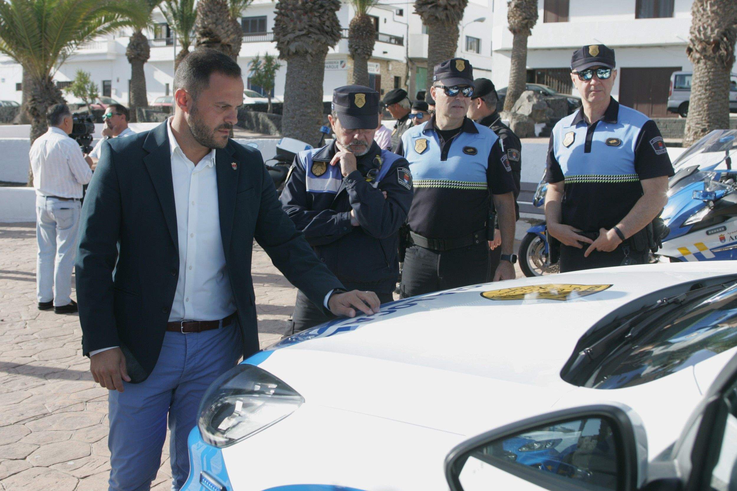 Los nuevos vehículos de la Policía Local de Arrecife (Fotos: Juan Mateos) Los nuevos vehículos de la Policía Local de Arrecife (Fotos: Juan Mateos)