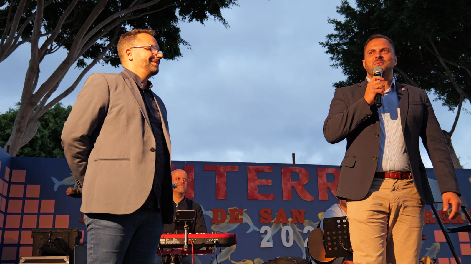 El espectáculo de 'Barrios con En-Canto' en las fiestas de Titerroy El espectáculo de 'Barrios con En-Canto' en las fiestas de Titerroy