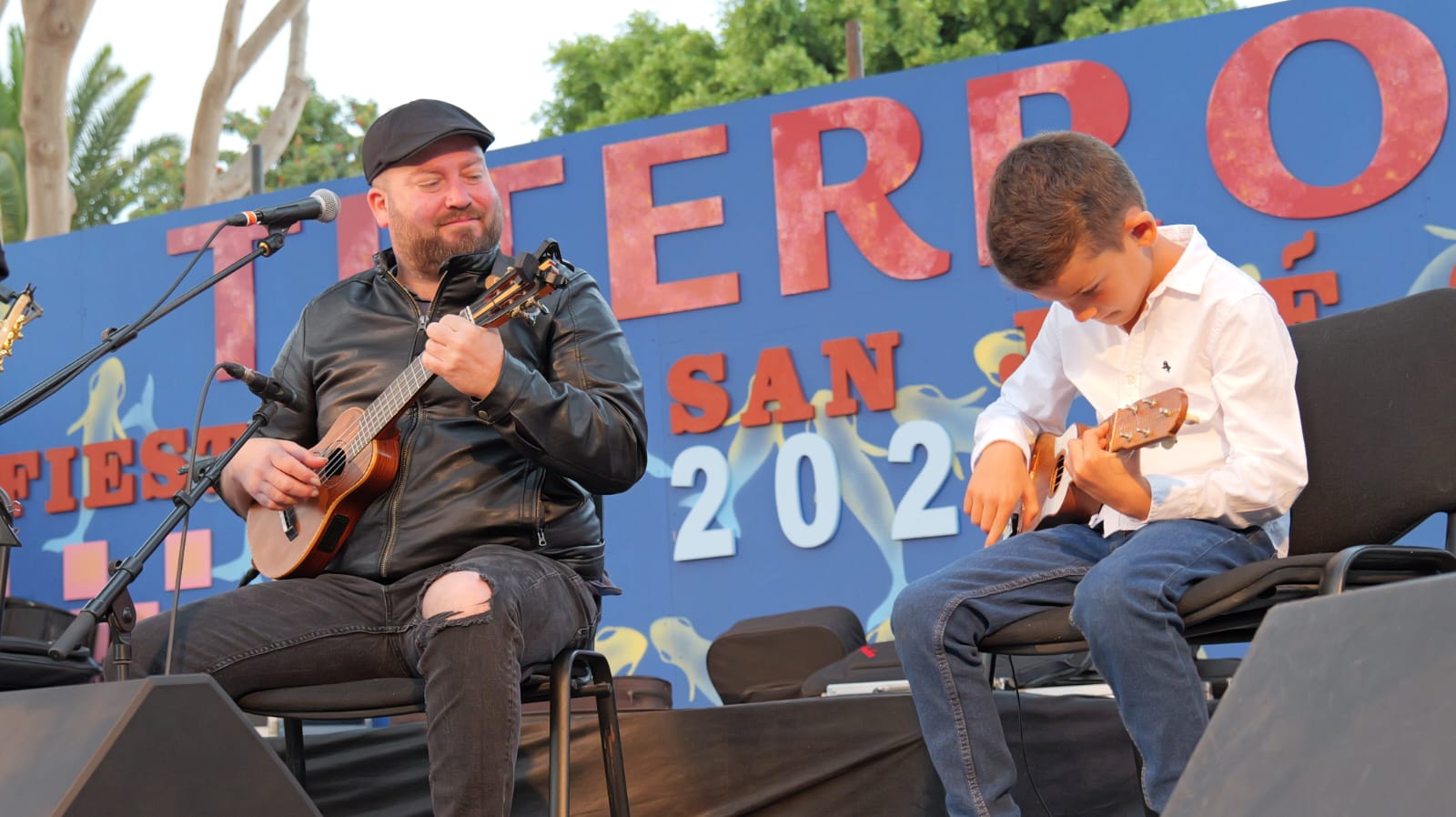 El espectáculo de 'Barrios con En-Canto' en las fiestas de Titerroy El espectáculo de 'Barrios con En-Canto' en las fiestas de Titerroy