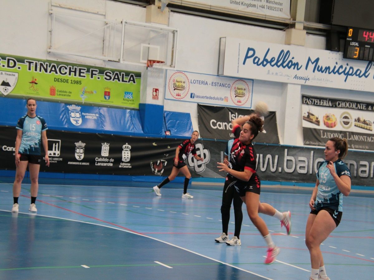 Handball match between San José Obrero and Morvedre