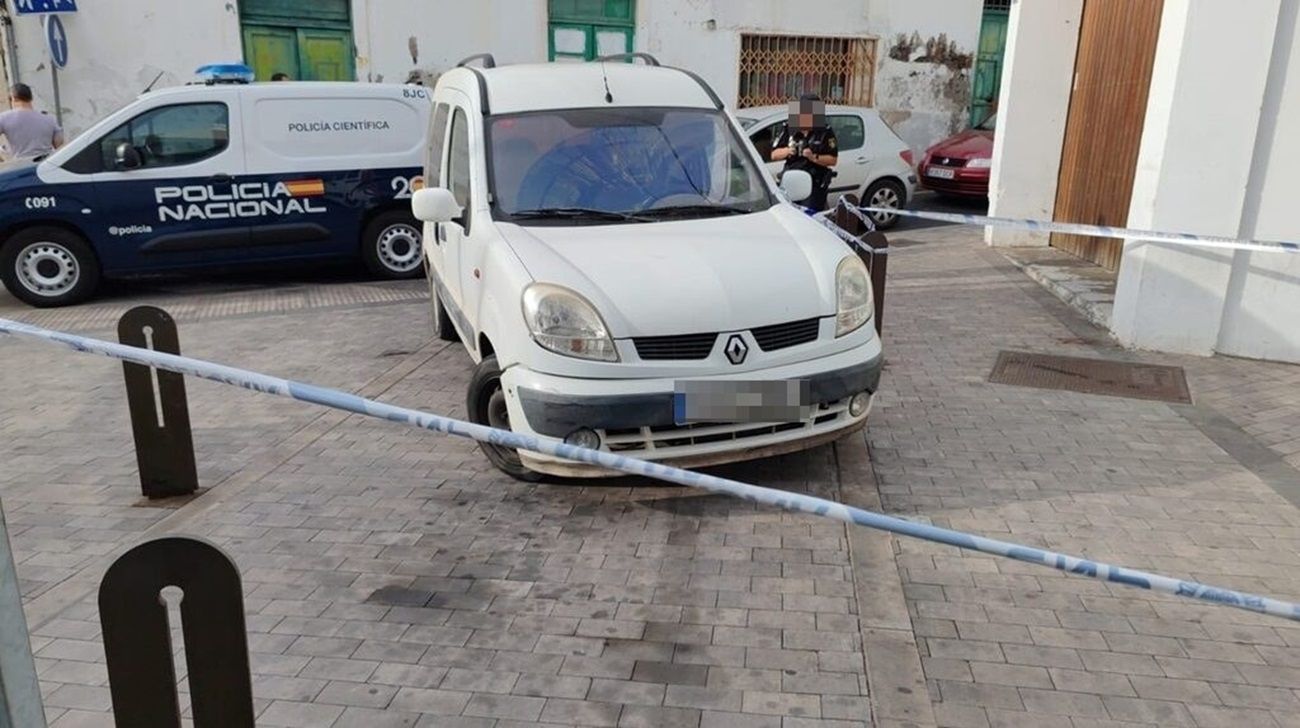 La Policía Nacional en el lugar del apuñalamiento en Arrecife