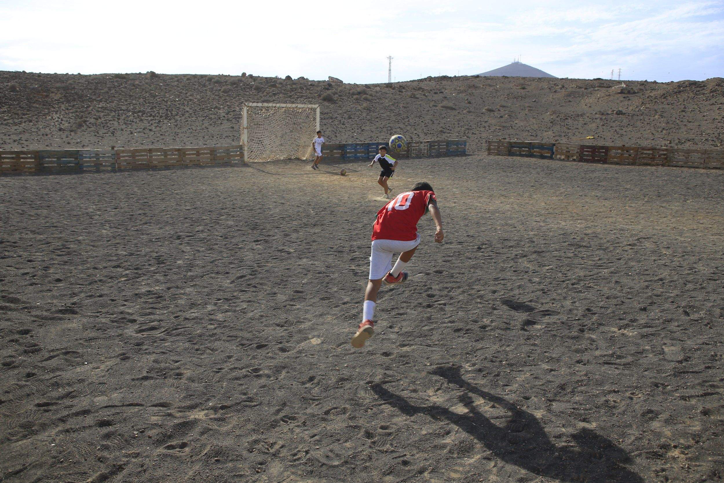 Protesta por la falta de una cancha deportiva en Argana Alta (Fotos: Juan Mateos)