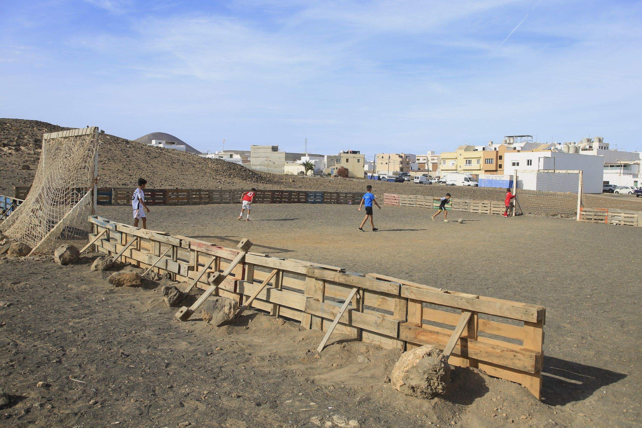 Protesta por la falta de una cancha deportiva en Argana Alta (Fotos: Juan Mateos)