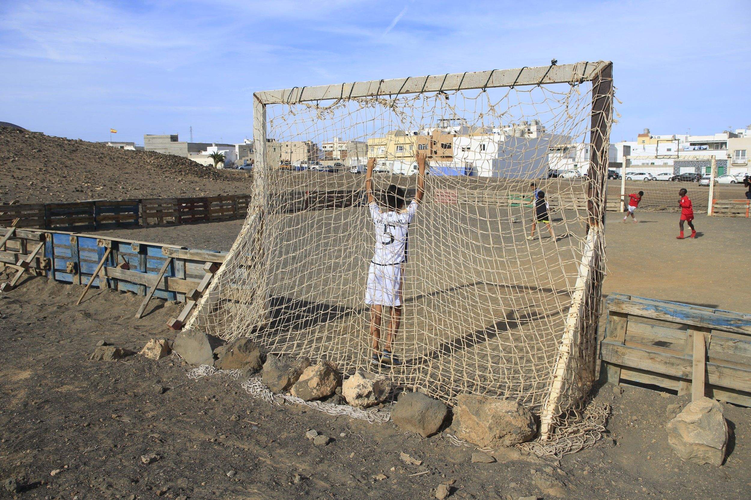 Protesta por la falta de una cancha deportiva en Argana Alta (Fotos: Juan Mateos)