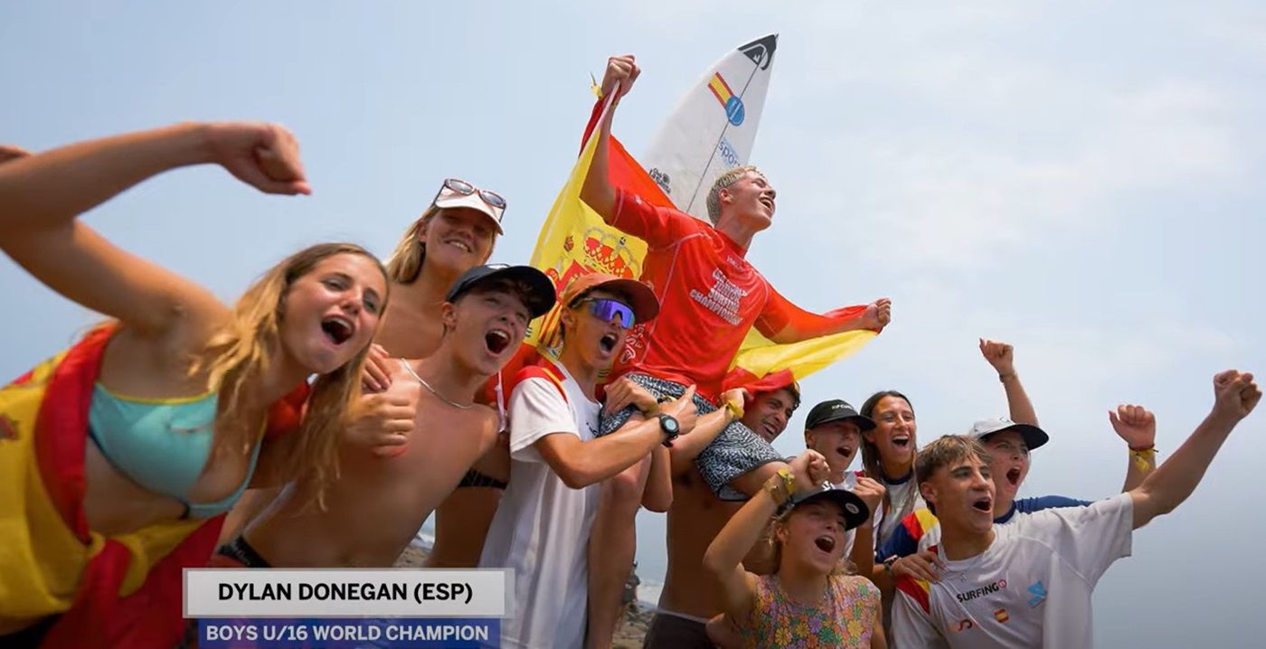 El surfista lanzaroteño Dylan Donegan tras proclamarse ganador