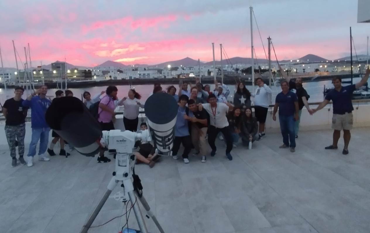 Jóvenes de Lanzarote conocen "los secretos" del mar y las estrellas