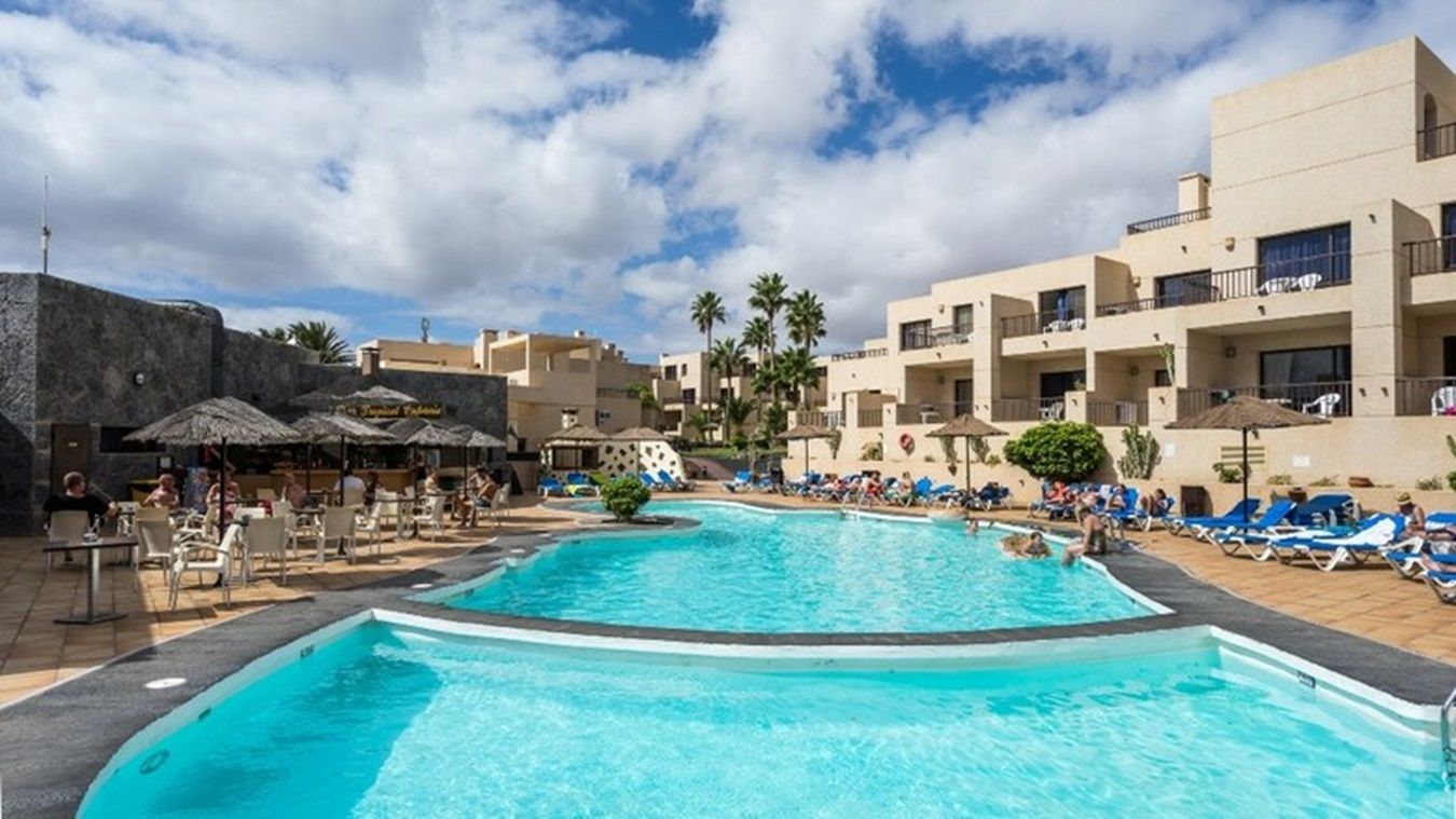 Apartamentos turísticos en Costa Teguise. Imagen: atrapalo.com