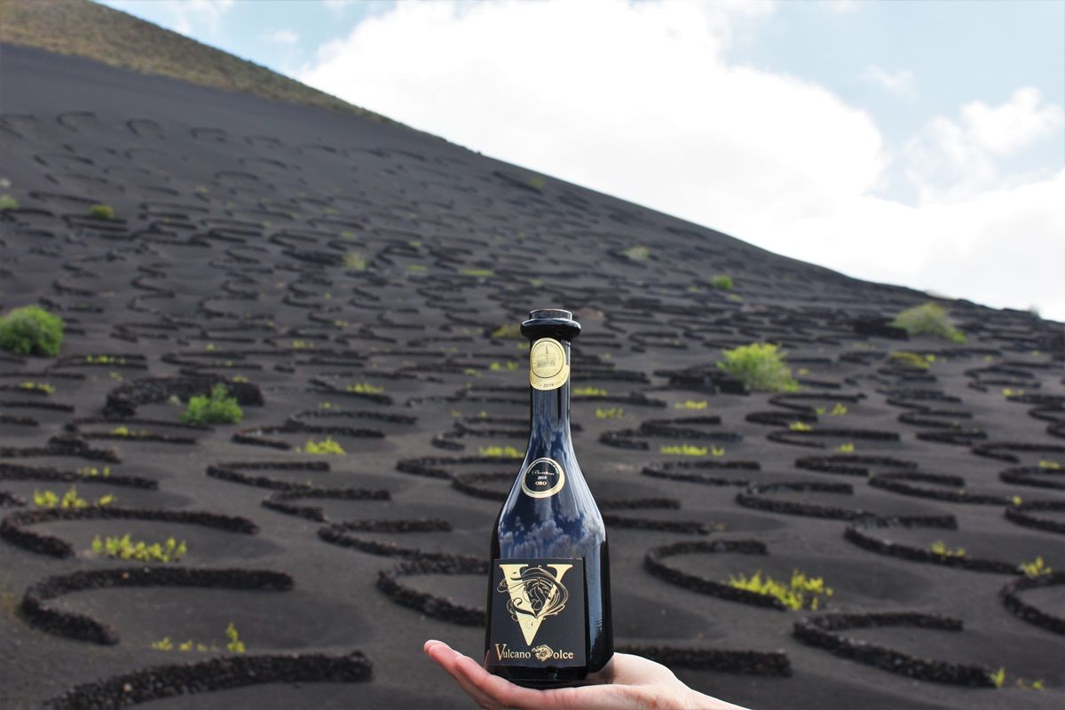 Award-winning wine bottle from Bodega Vulcano