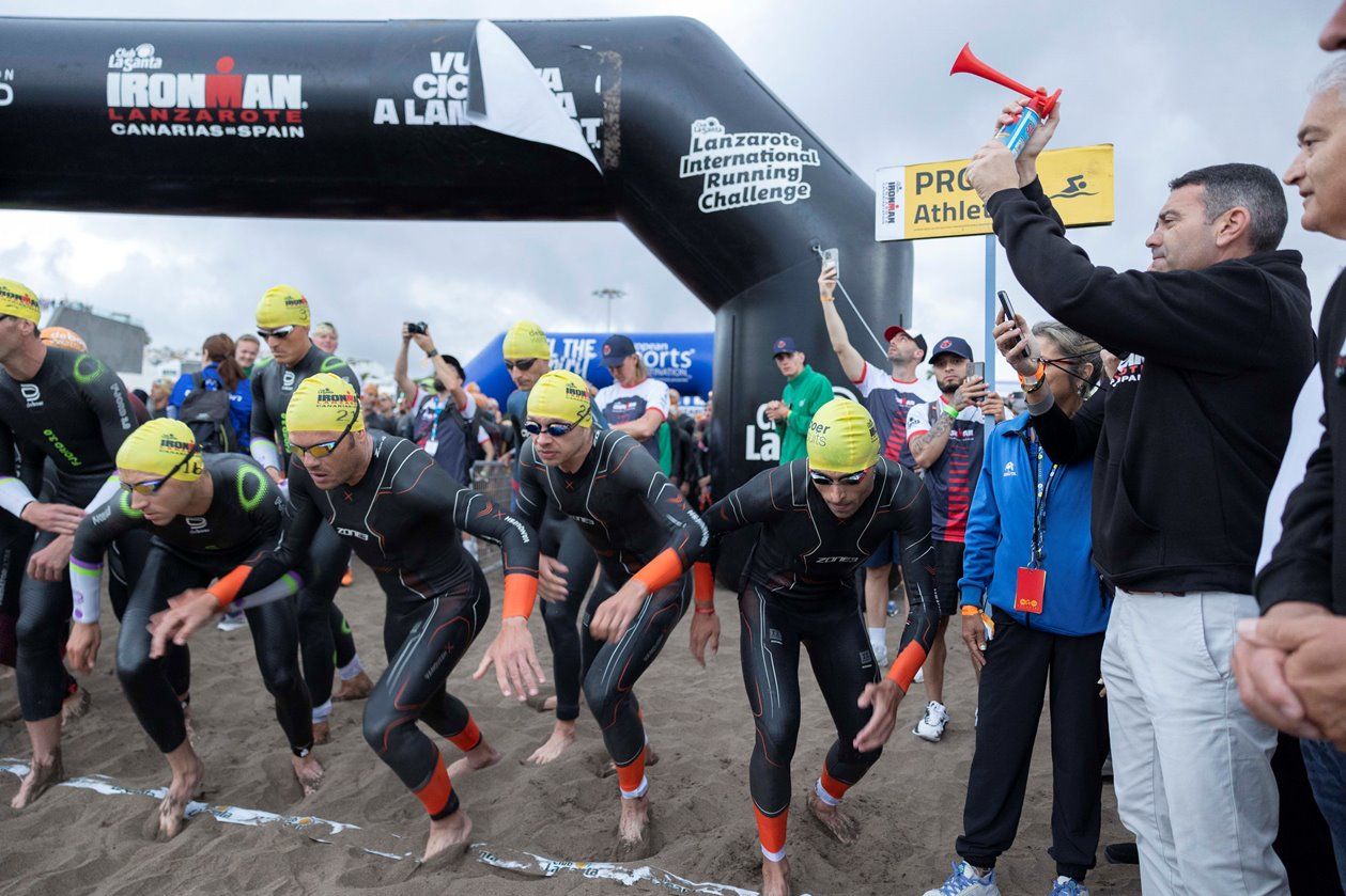 Salida de la XXXII Ironman Lanzarote