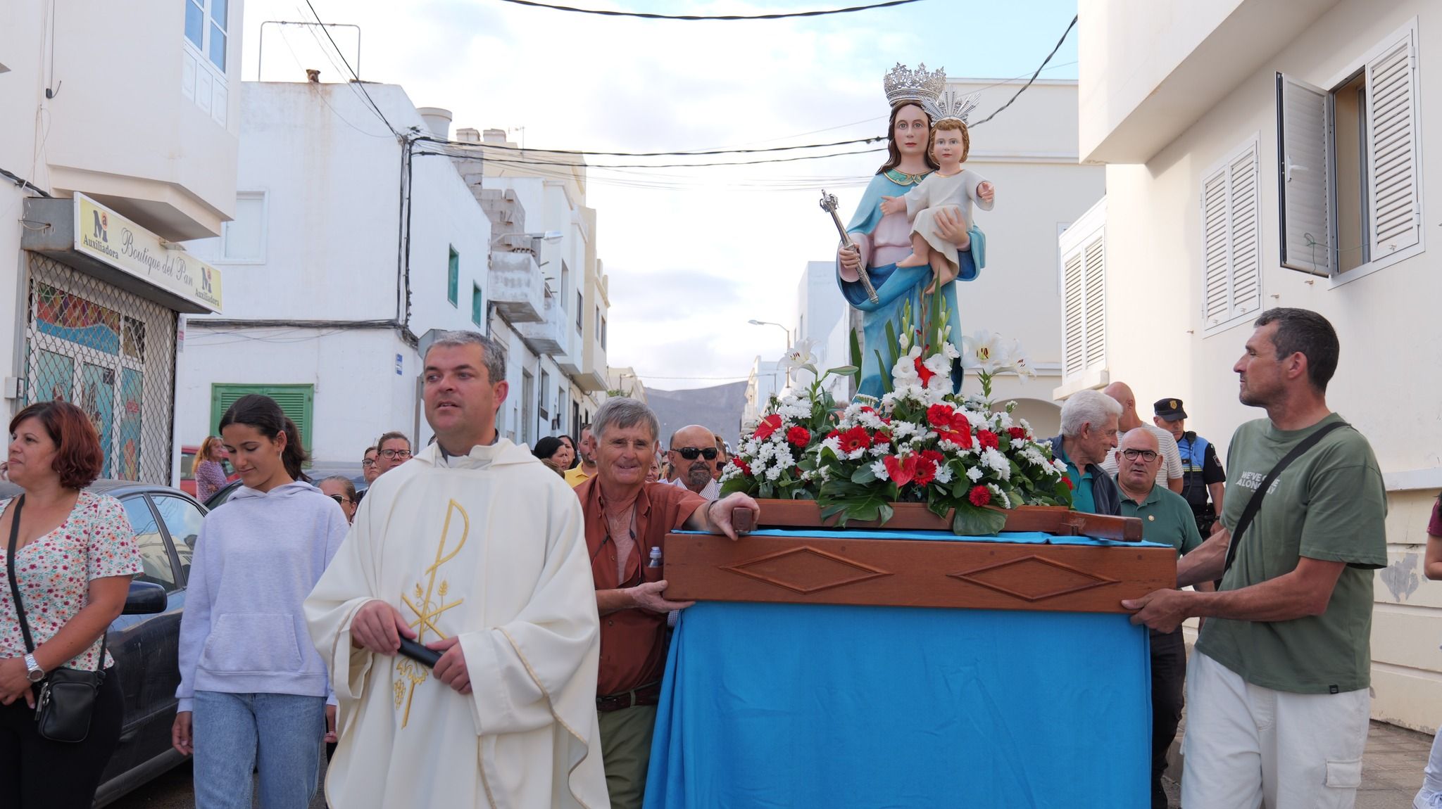 Misa y procesión en honor a las fiestas de María Auxiliadora, Argana Alta