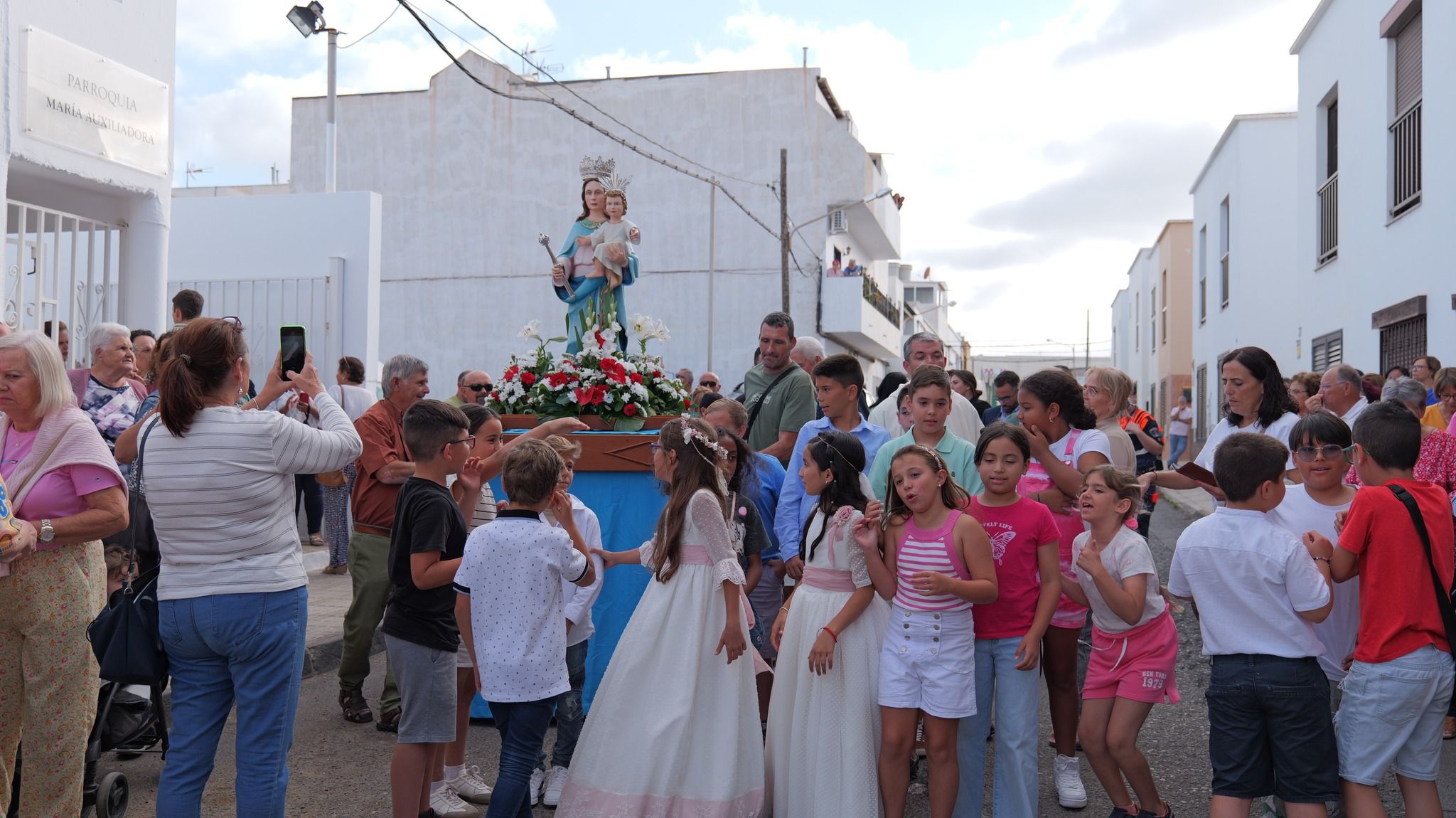 Misa y procesión en honor a las fiestas de María Auxiliadora, Argana Alta