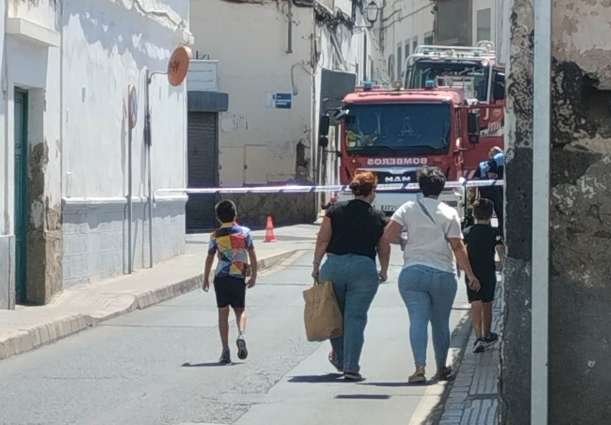 Incendio en una de las casas ocupadas del centro de Arrecife 
