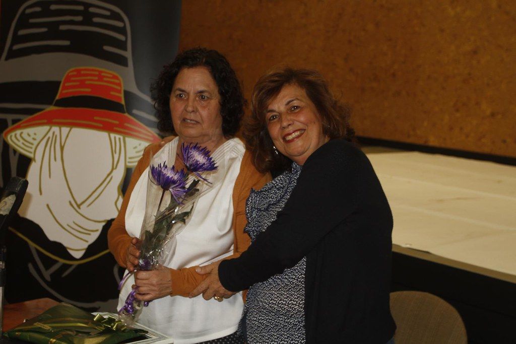 Rosa María (izda) junto a Nieves Rosa (Fotos: La Voz)