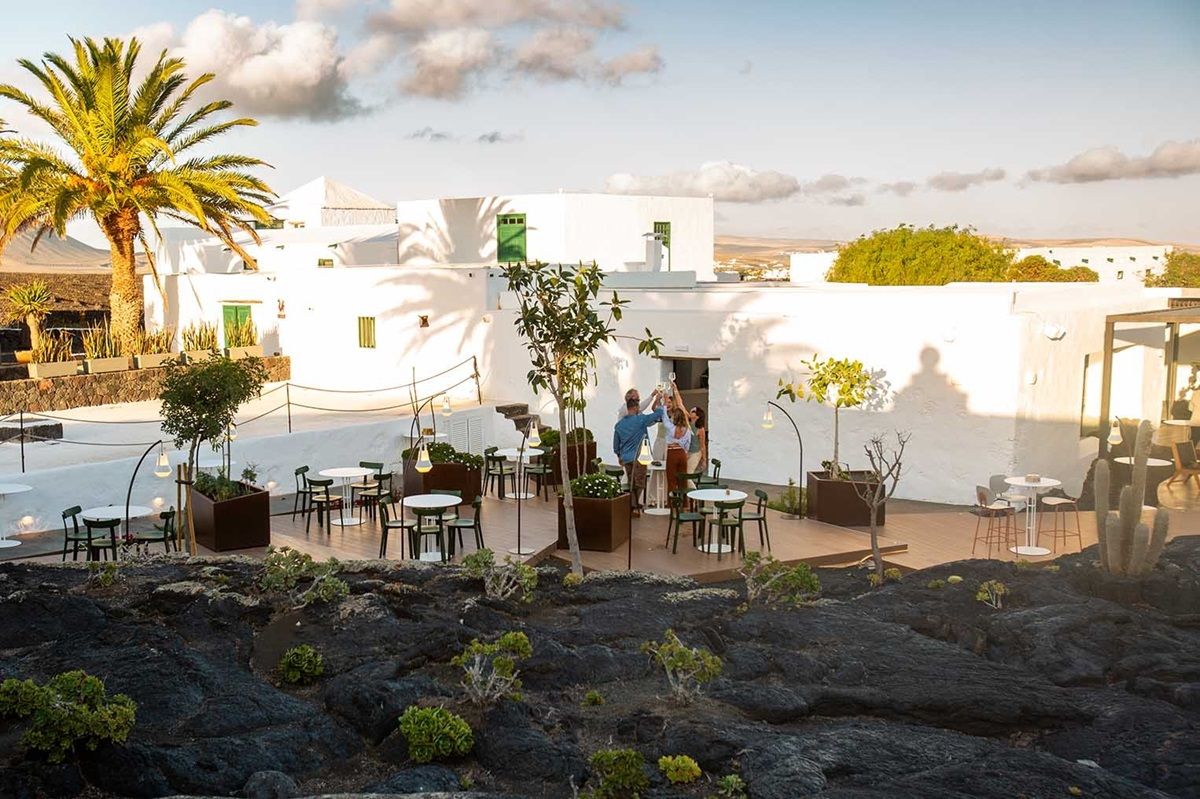 El bar de la bodega. Vino de Lanzarote.