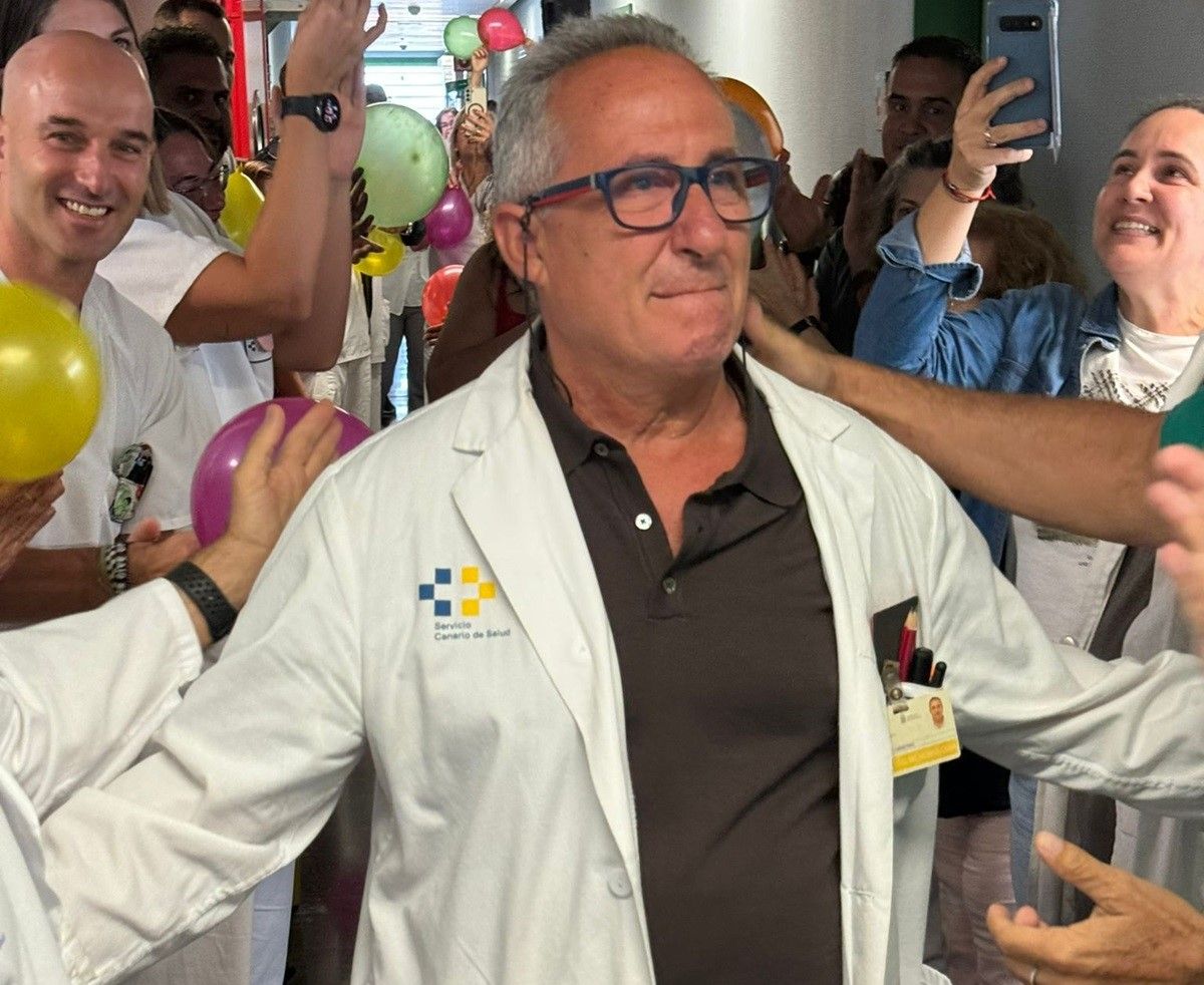 El responsable del laboratorio de Microbiología, Rodolfo Copado, en su despedida en el hospital