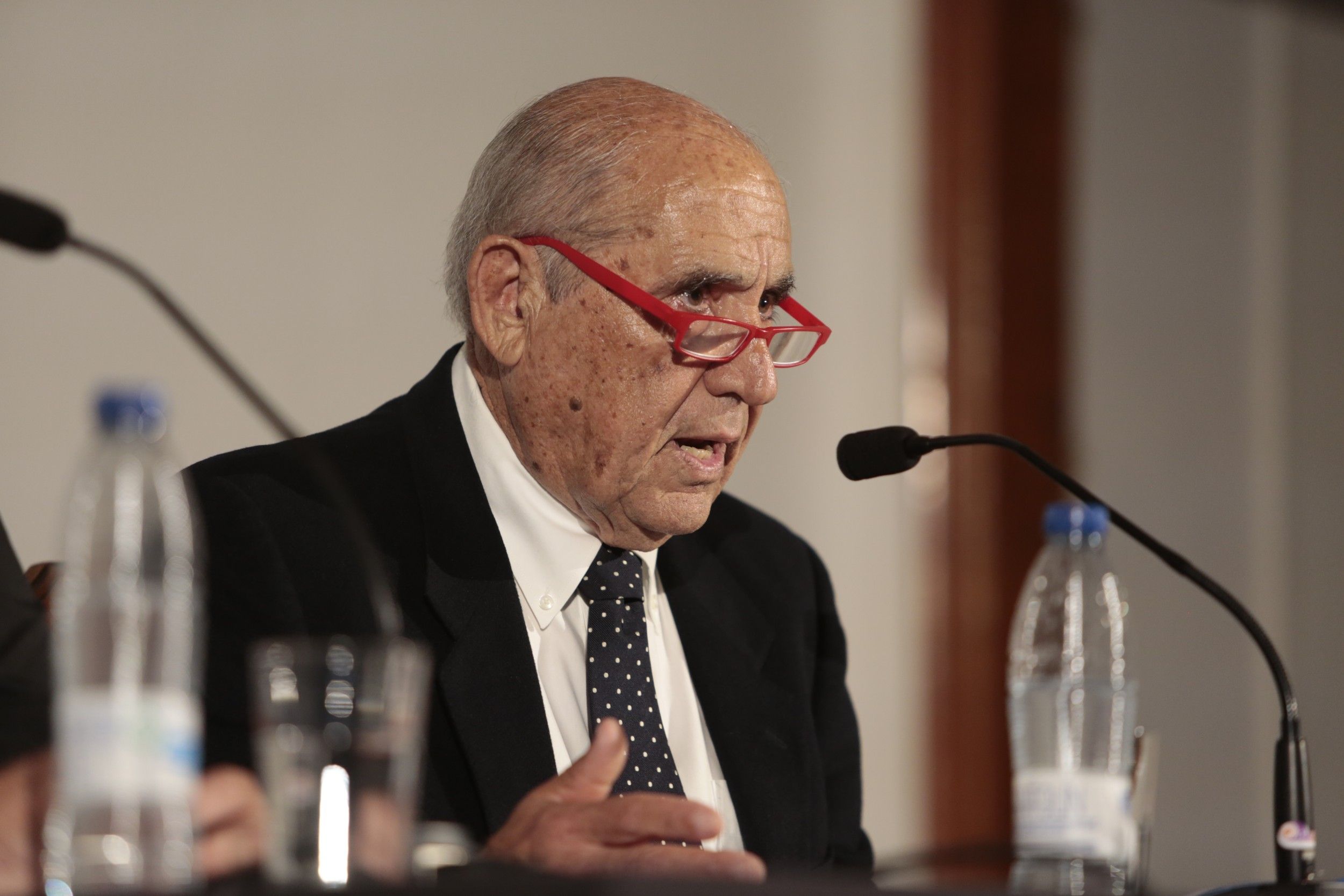 Dimas Martín dando el pregón en Los Valles. Fotos: Juan Mateos.