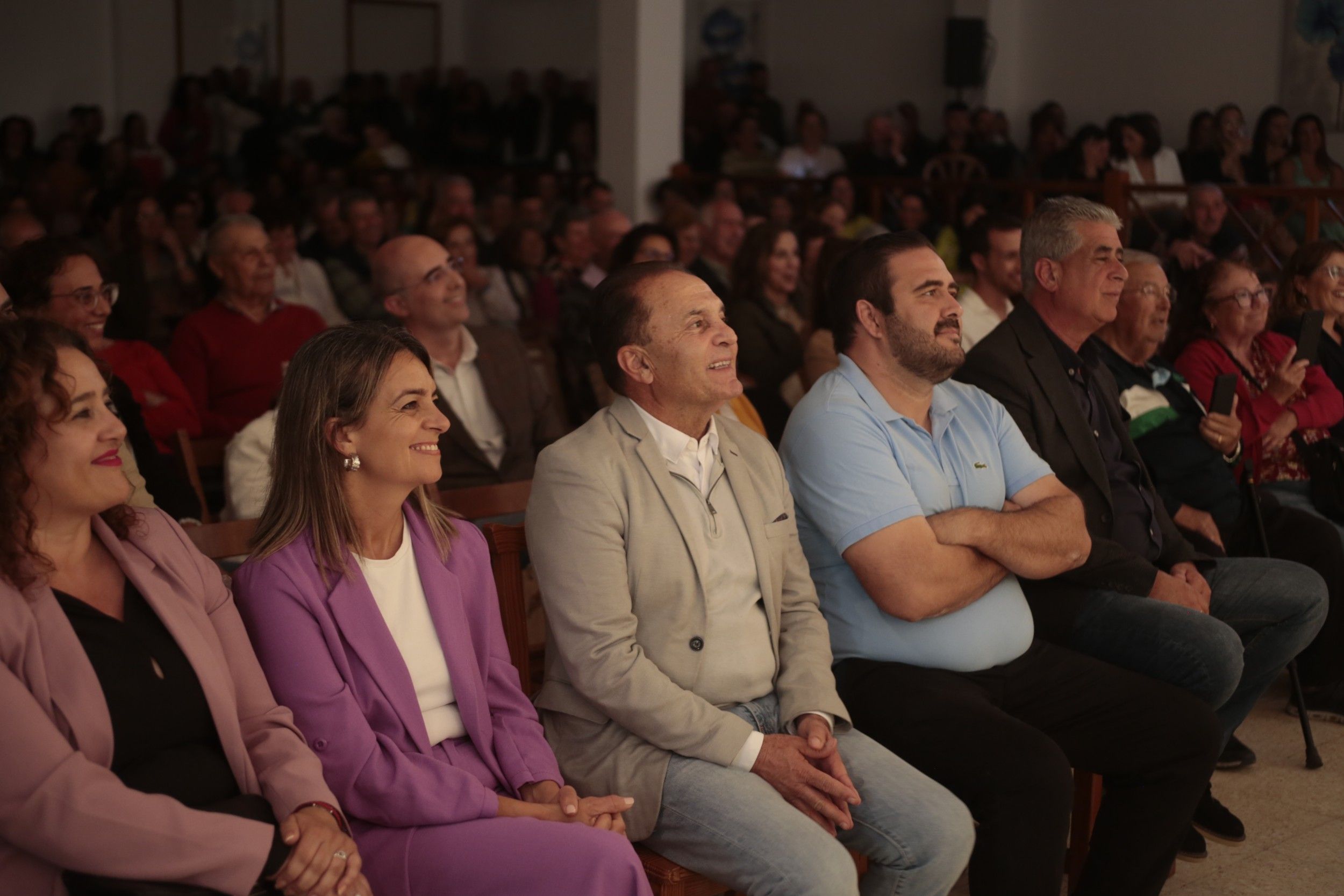 Dimas Martín dando el pregón en Los Valles. Fotos: Juan Mateos.