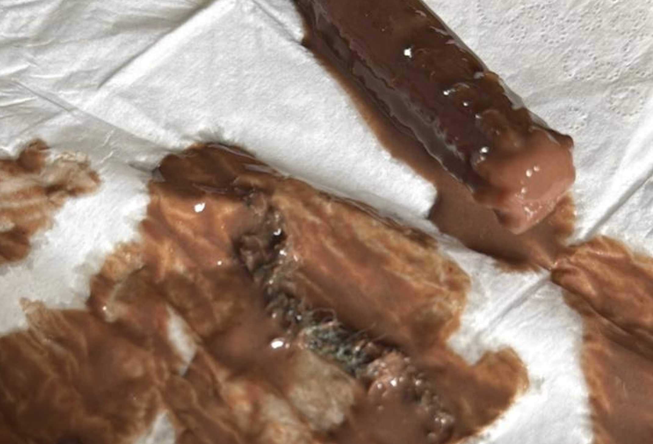 Imágenes del trozo de estropajo en el churro