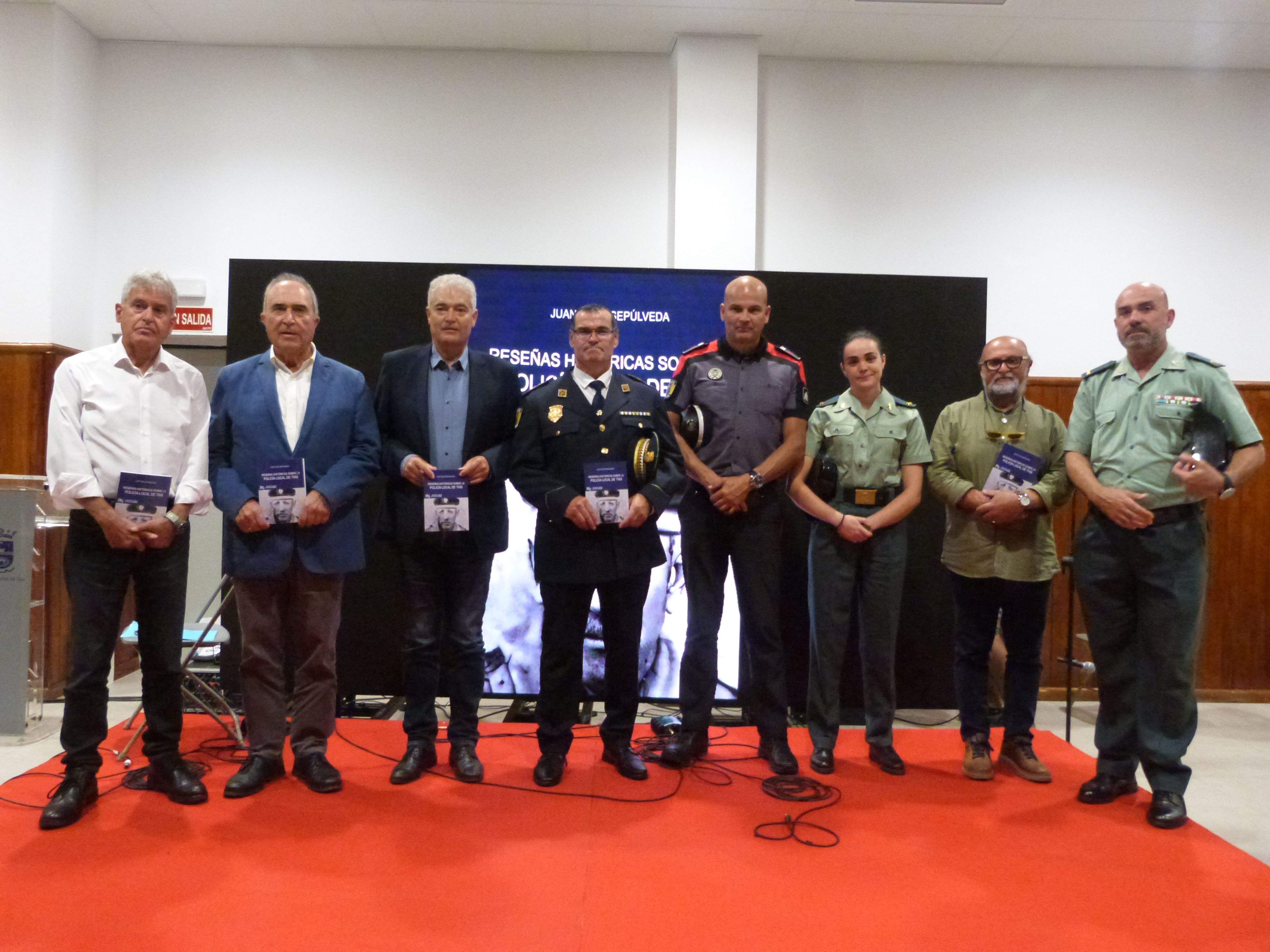 Presentación del libro Reseñas Históricas sobre la Policía Local de Tías en el Centro Socio Cultural de Mácher Presentación del libro Reseñas Históricas sobre la Policía Local de Tías en el Centro Socio Cultural de Mácher