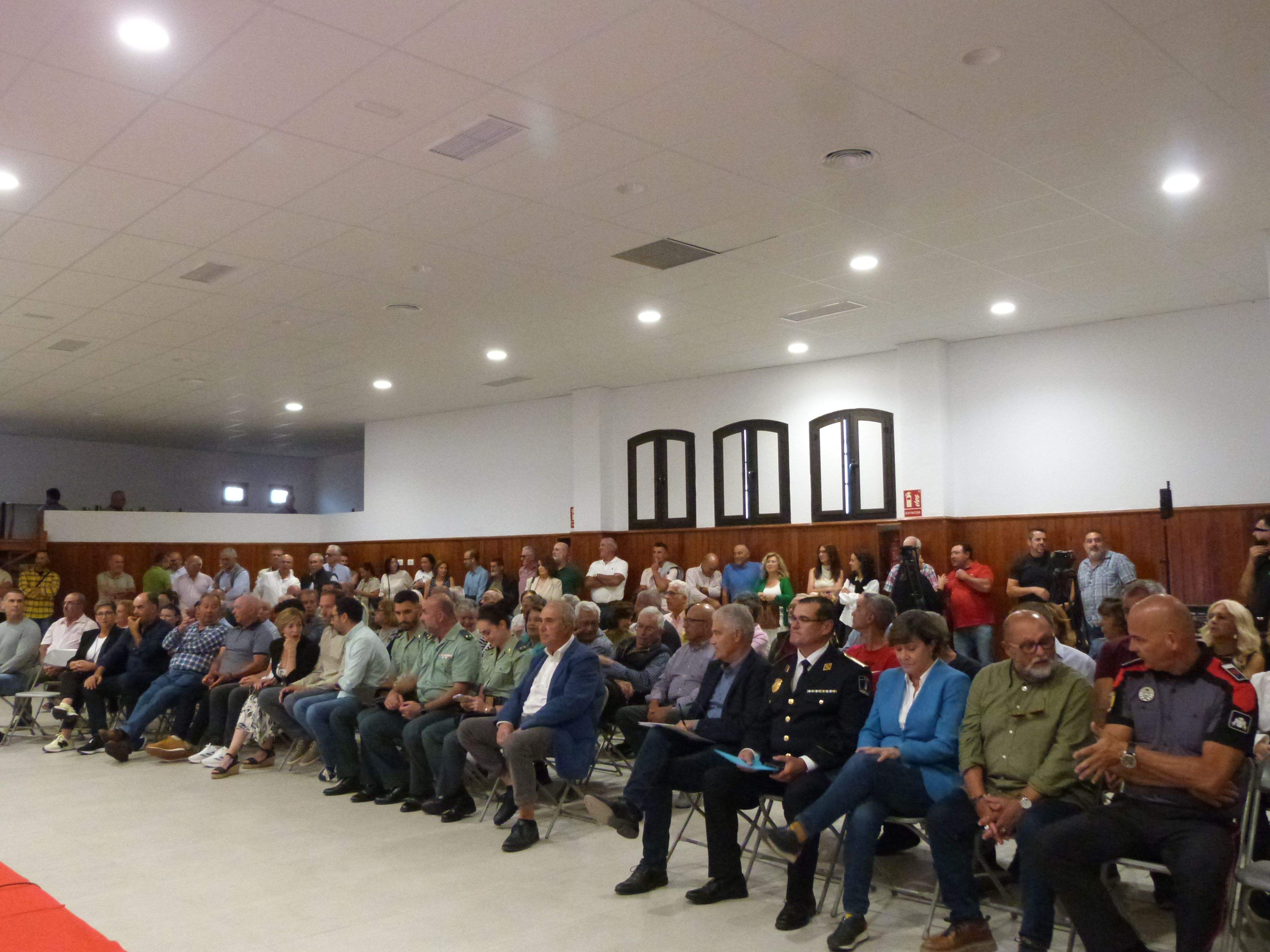 Presentación del libro Reseñas Históricas sobre la Policía Local de Tías en el Centro Socio Cultural de Mácher Presentación del libro Reseñas Históricas sobre la Policía Local de Tías en el Centro Socio Cultural de Mácher