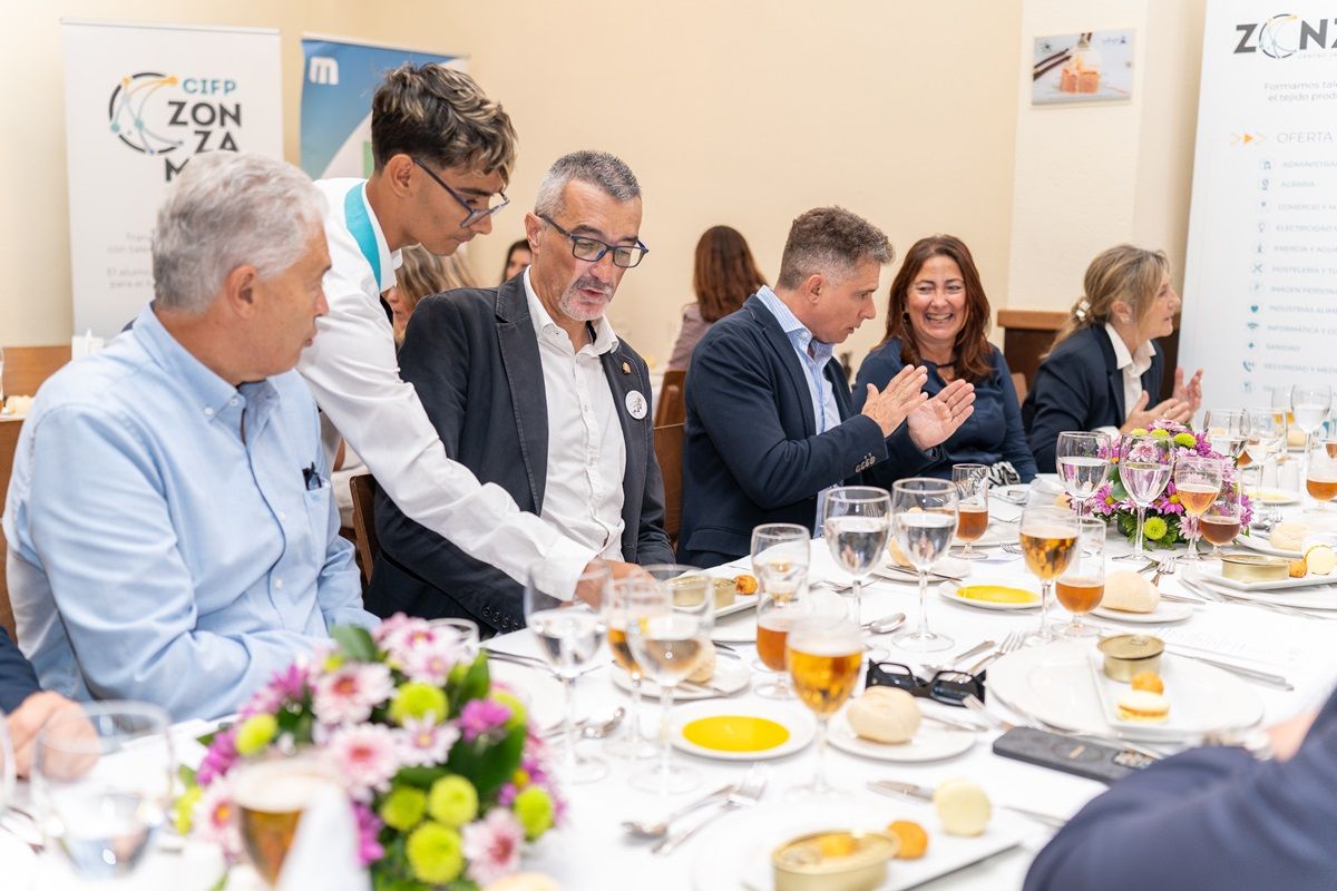 Practical exercise in the Malvasía educational restaurant at CIFP Zonzamas. Hospitality and Tourism.