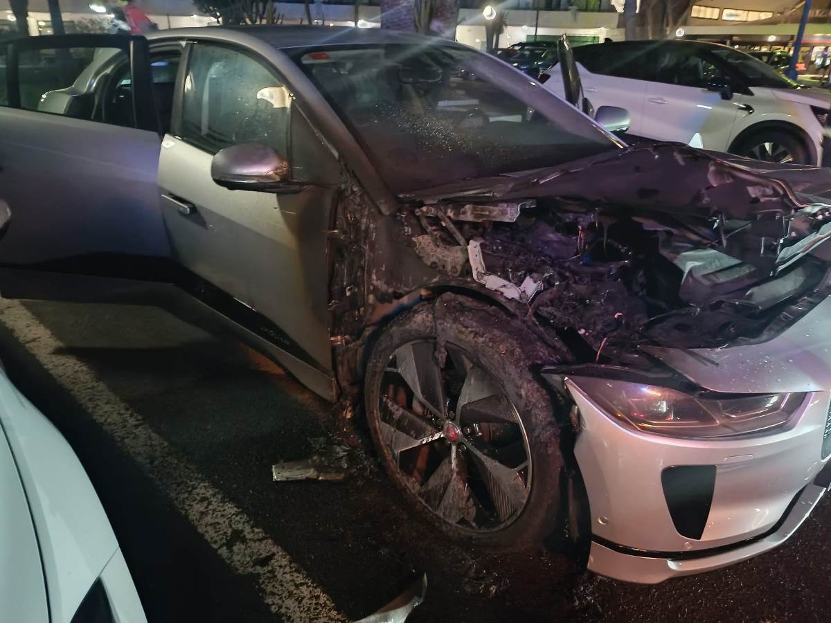 Incendio de vehículo en Playa Blanca