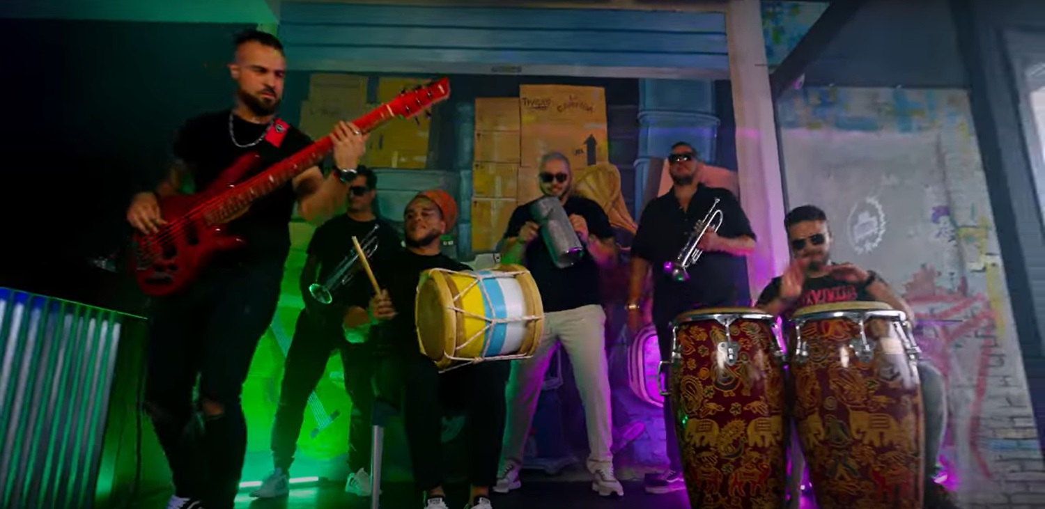 The 'Rikabanda' orchestra releases its new song 'The 90's' in Lanzarote