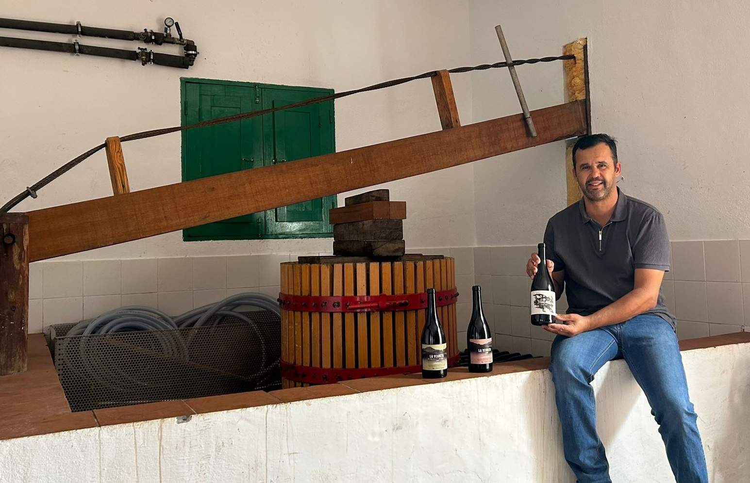Miguel Morales en su bodega