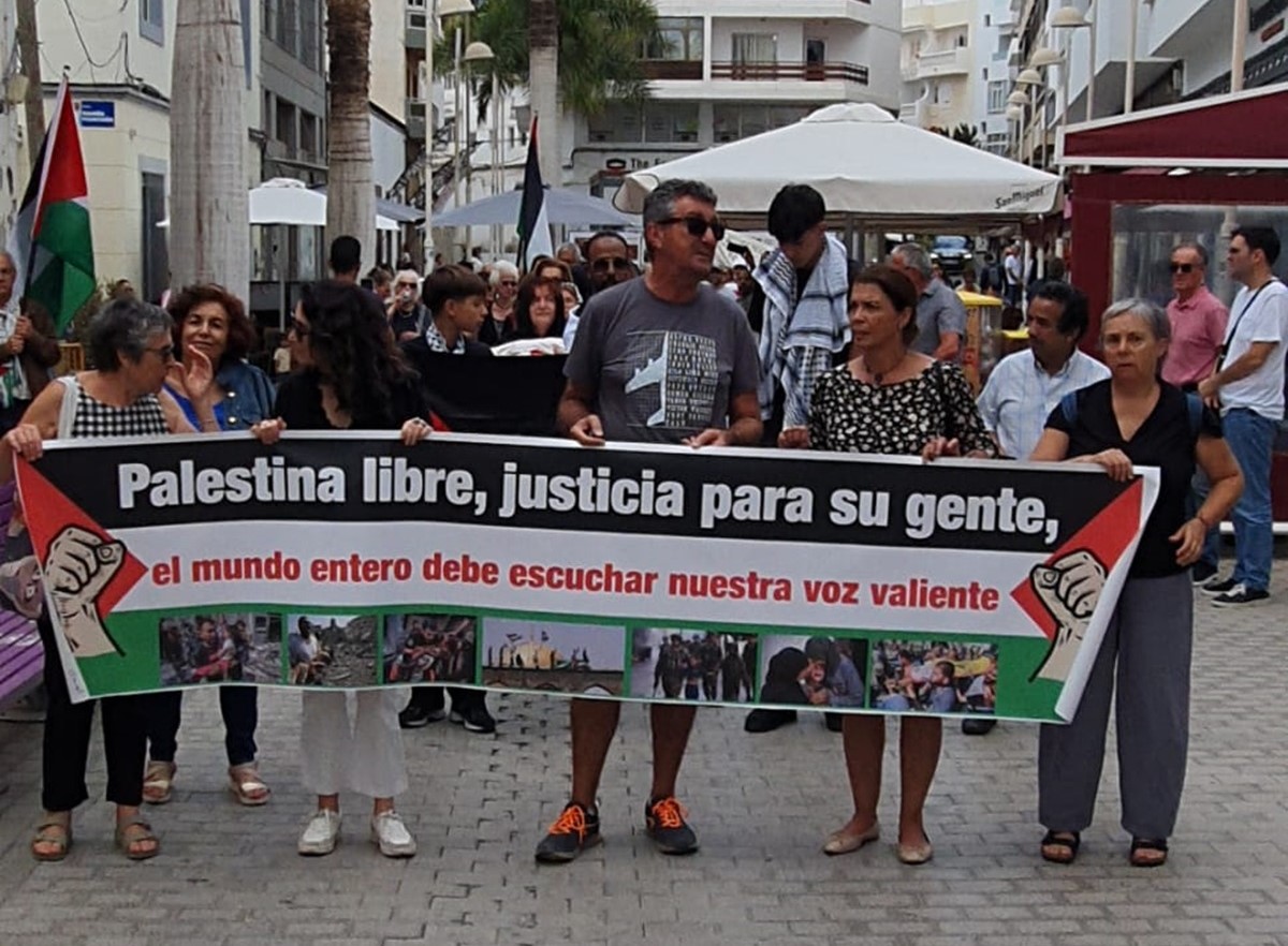 De Lanzarote con Palestina recorre las calles de Arrecife pidiendo "el fin del genocidio" en Gaza 