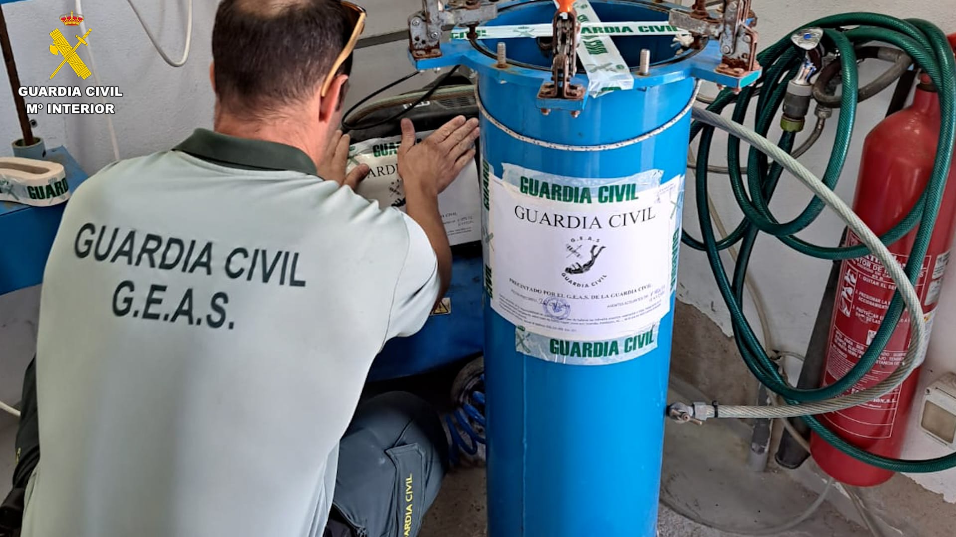 La Guardia Civil controla los centros de buceo de la provincia de Las Palmas La Guardia Civil controla los centros de buceo de la provincia de Las Palmas
