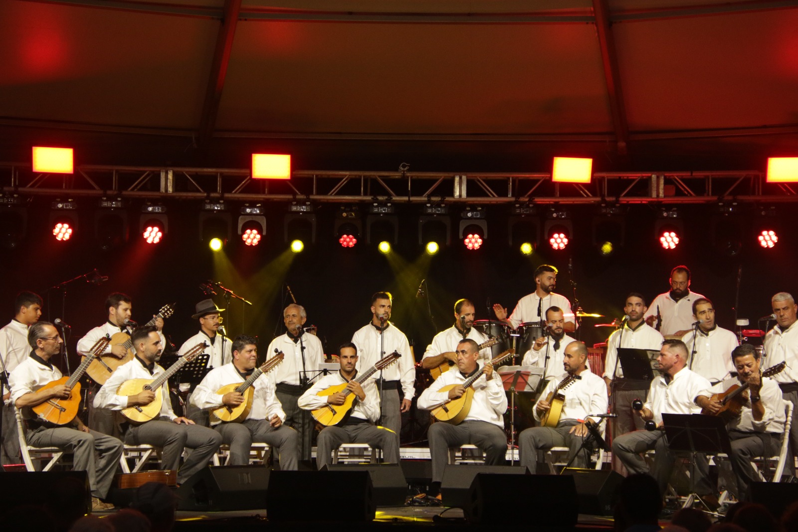 Acatife distingue con el 'Volcán de Plata 2024' a la Agrupación Folclórica Guanapay Acatife distingue con el 'Volcán de Plata 2024' a la Agrupación Folclórica Guanapay