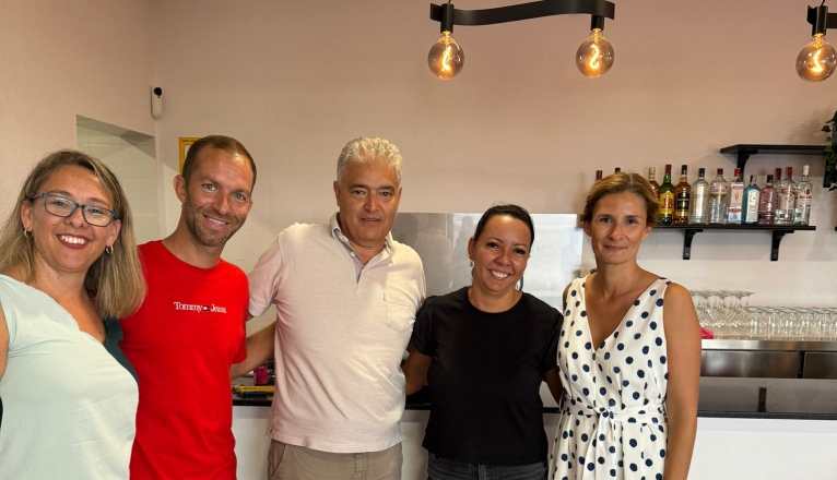 Remodelación cafetería teleclub de Conil en Tías