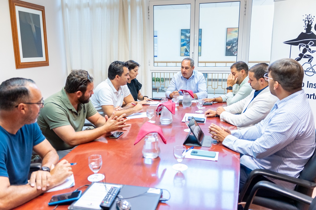 The Island Sports Service will grant a subsidy to the town councils for sports equipment