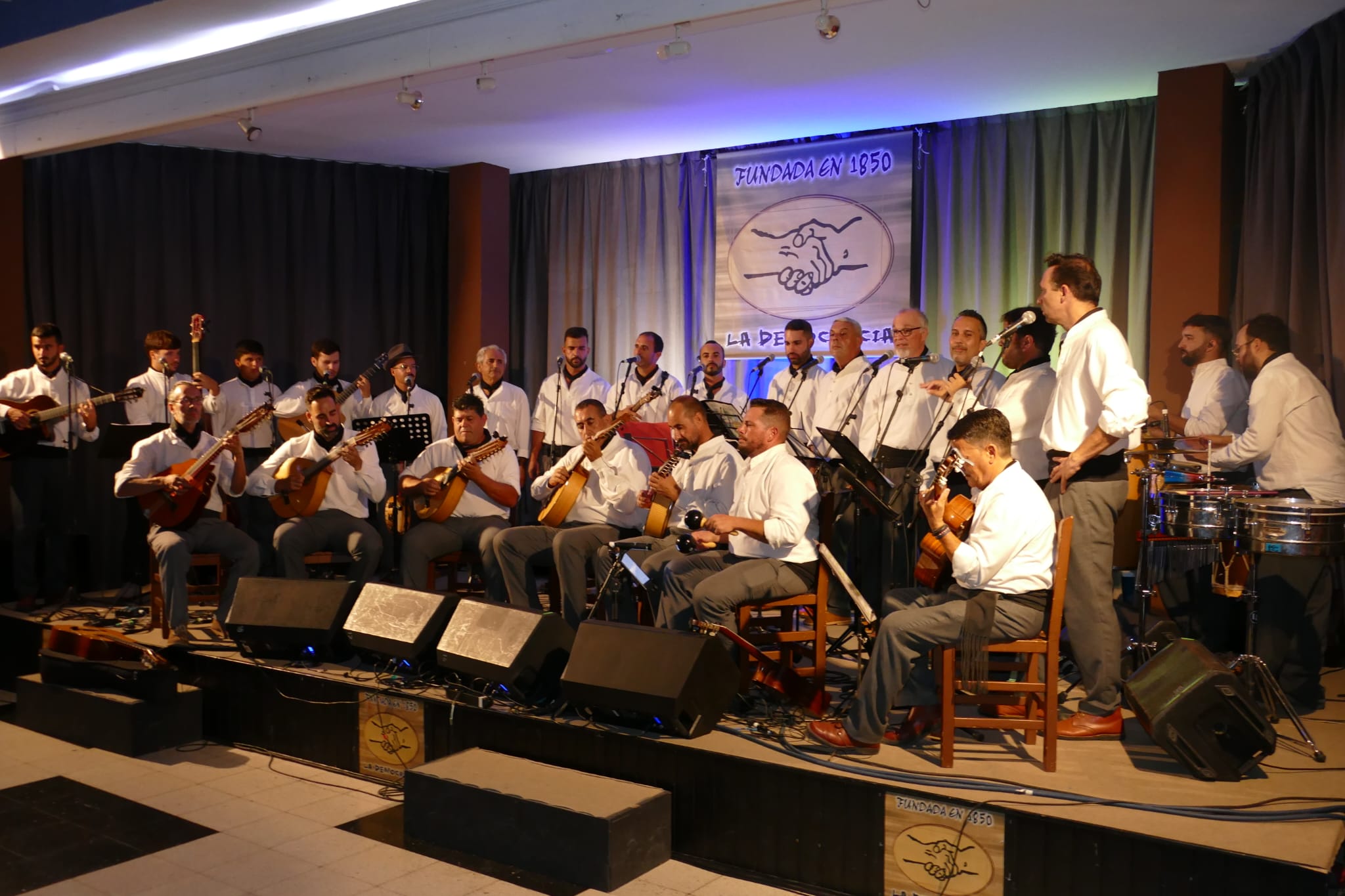 Acatife en concierto 