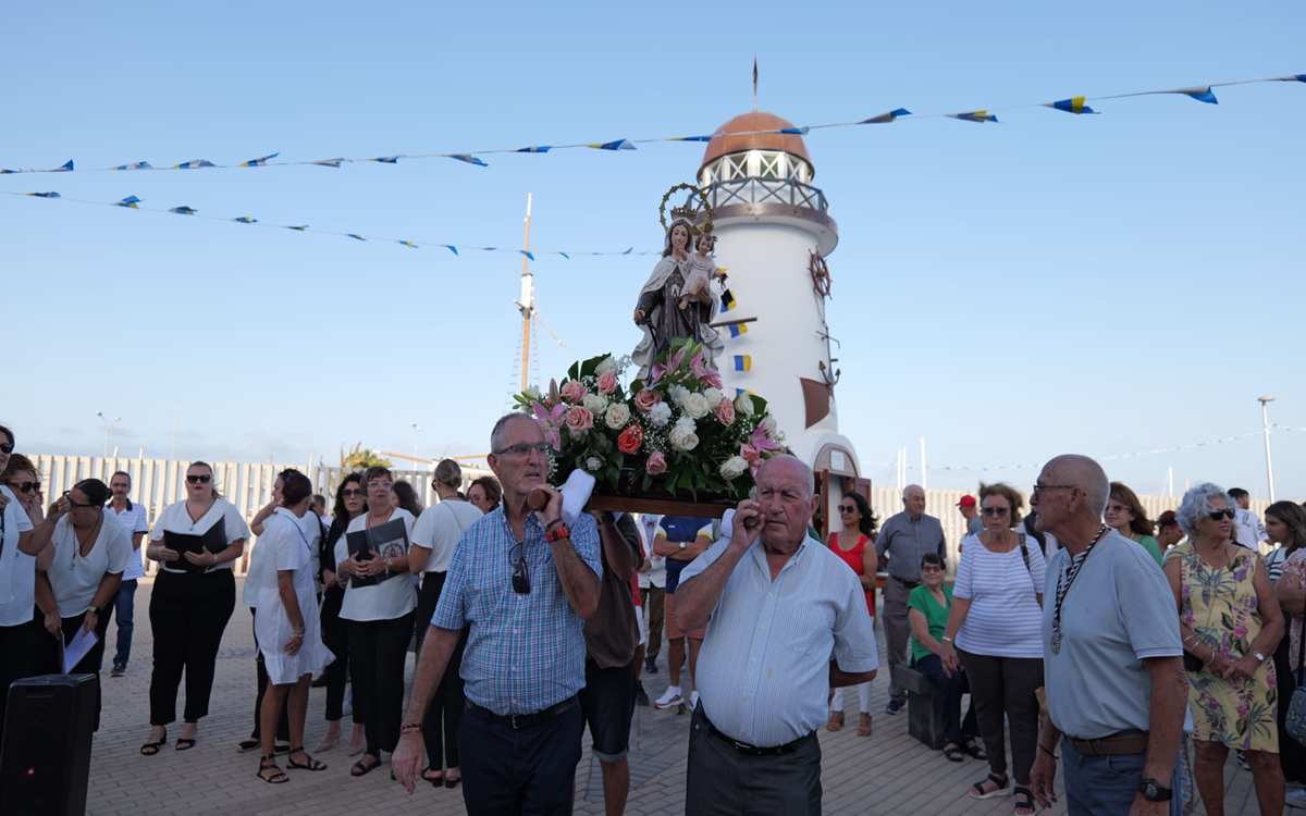 Procesión en honor a Nuestra Señora del Carmen