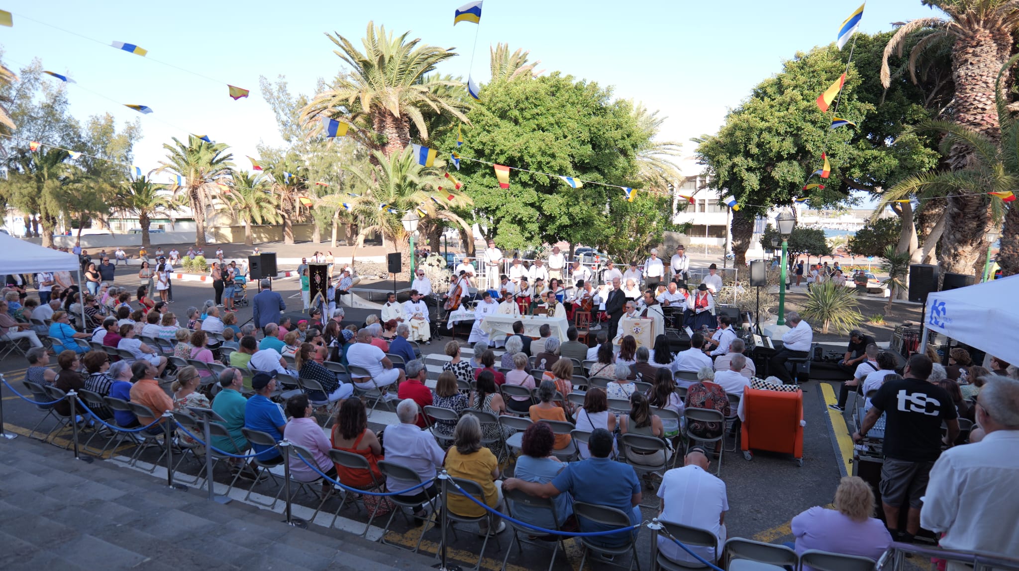 Procesión en Honor a Nuestra Señora del Carmen Procesión en Honor a Nuestra Señora del Carmen