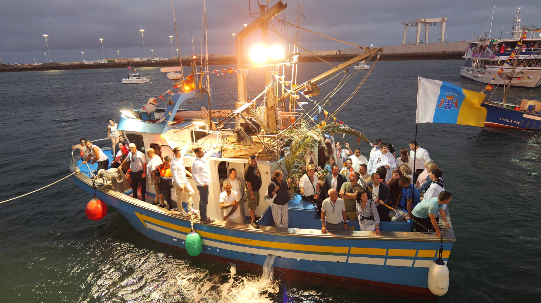 Procesión en Honor a Nuestra Señora del Carmen Procesión en Honor a Nuestra Señora del Carmen