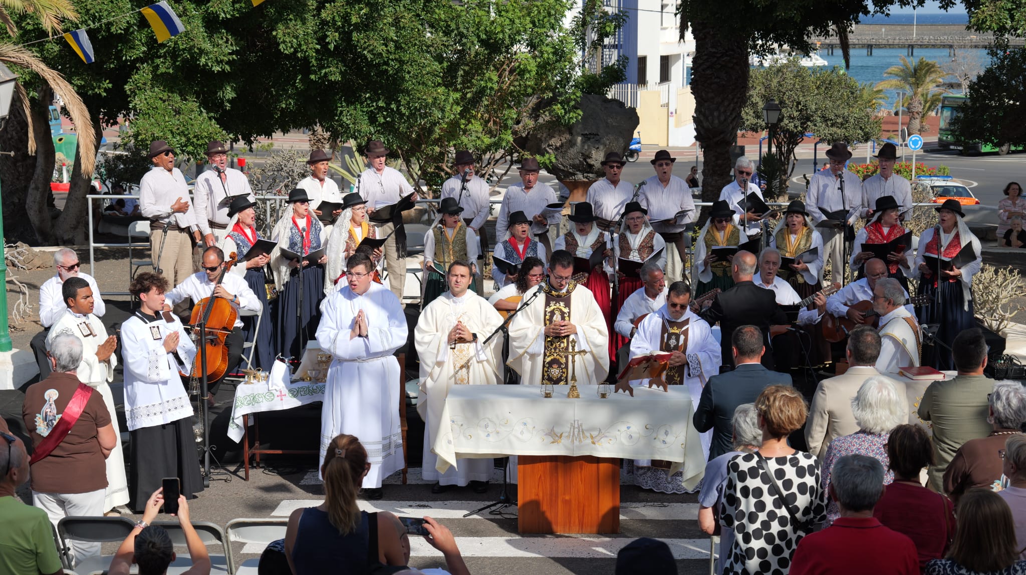 Procesión en Honor a Nuestra Señora del Carmen Procesión en Honor a Nuestra Señora del Carmen