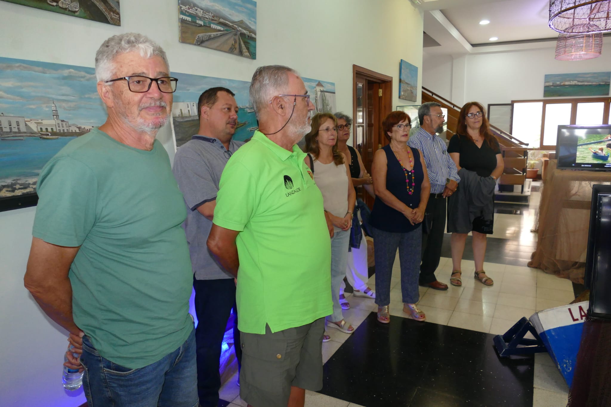 Inaugurada la exposición 'Mirando al Mar' en la Sociedad Democracia