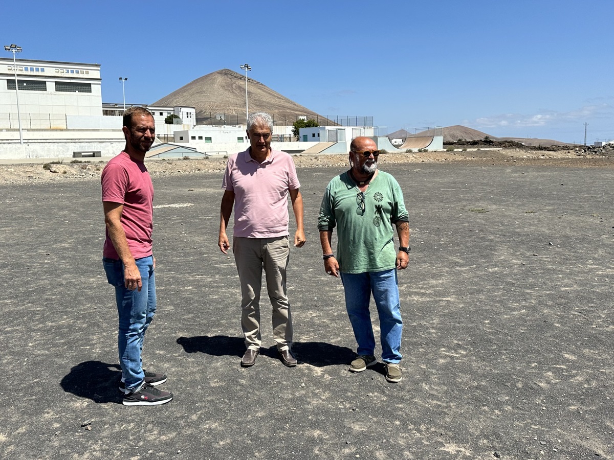 El alcalde de Tías y los concejales de Urbanismo y Parques visitan los terrenos. Inversión Pública