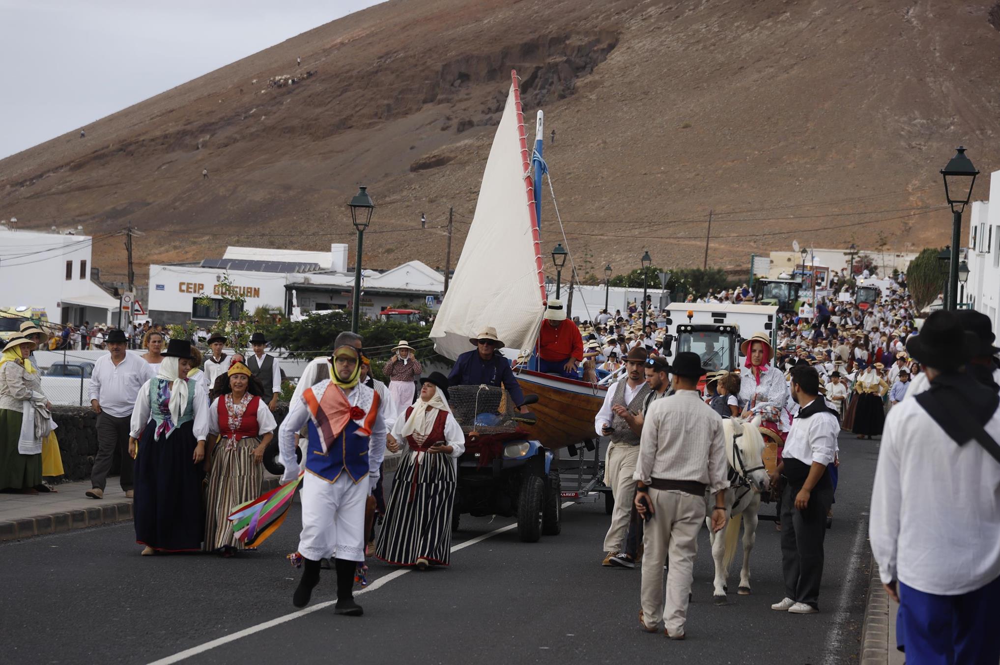 Ofrenda en la Romería de Los Dolores. 