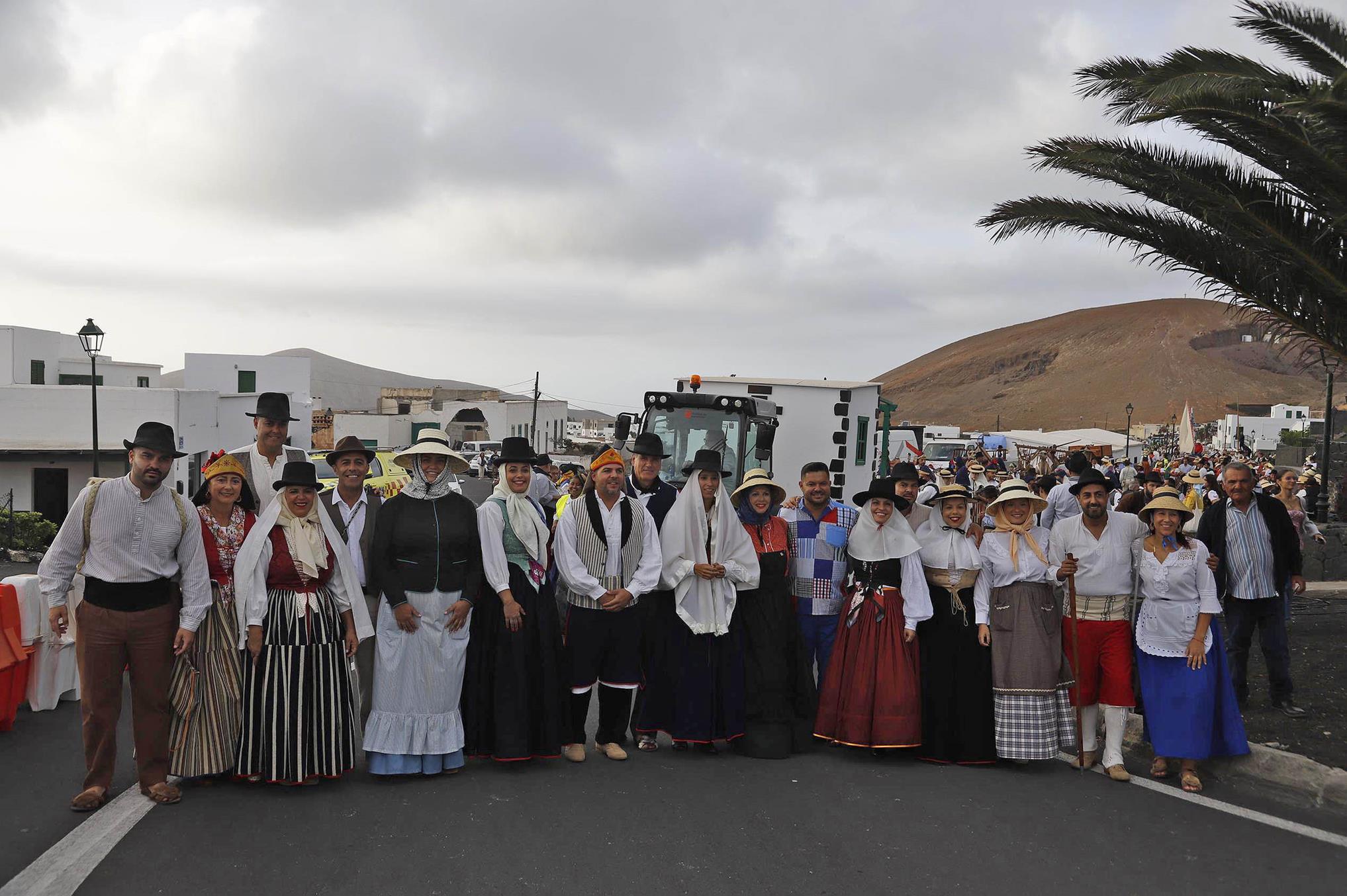 Ofrenda en la Romería de Los Dolores. 