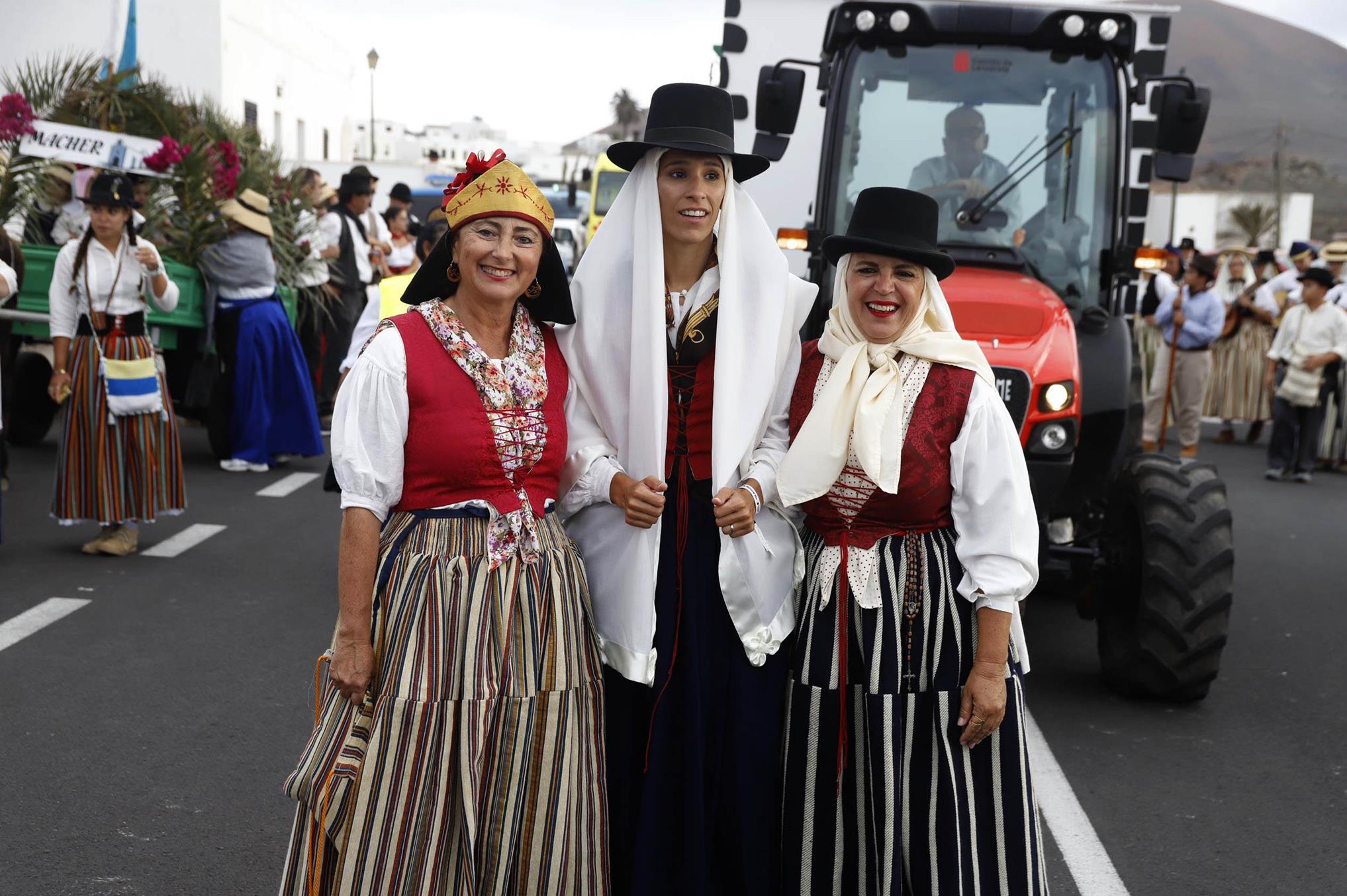 Ofrenda en la Romería de Los Dolores. 