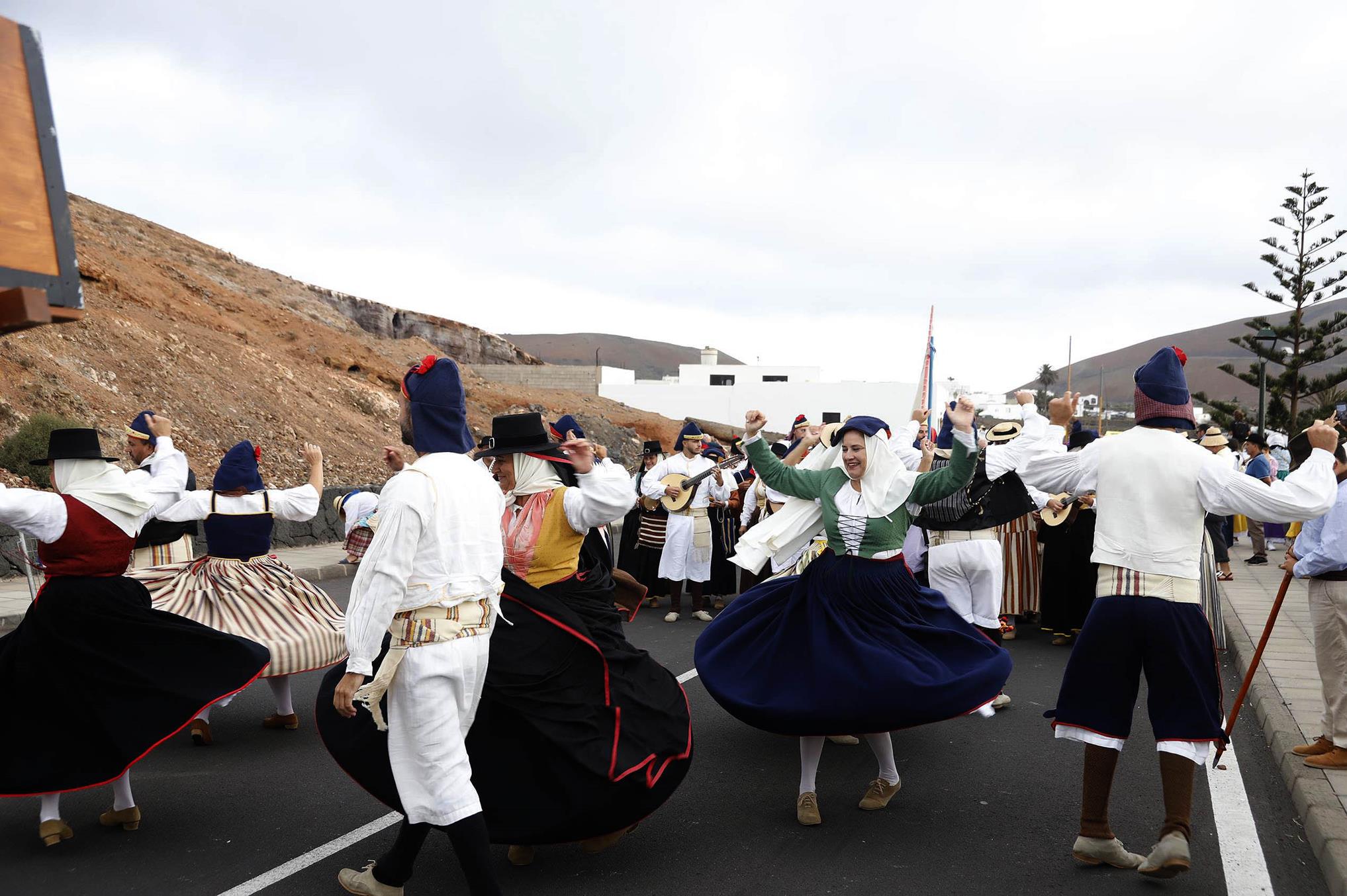 Ofrenda en la Romería de Los Dolores. 