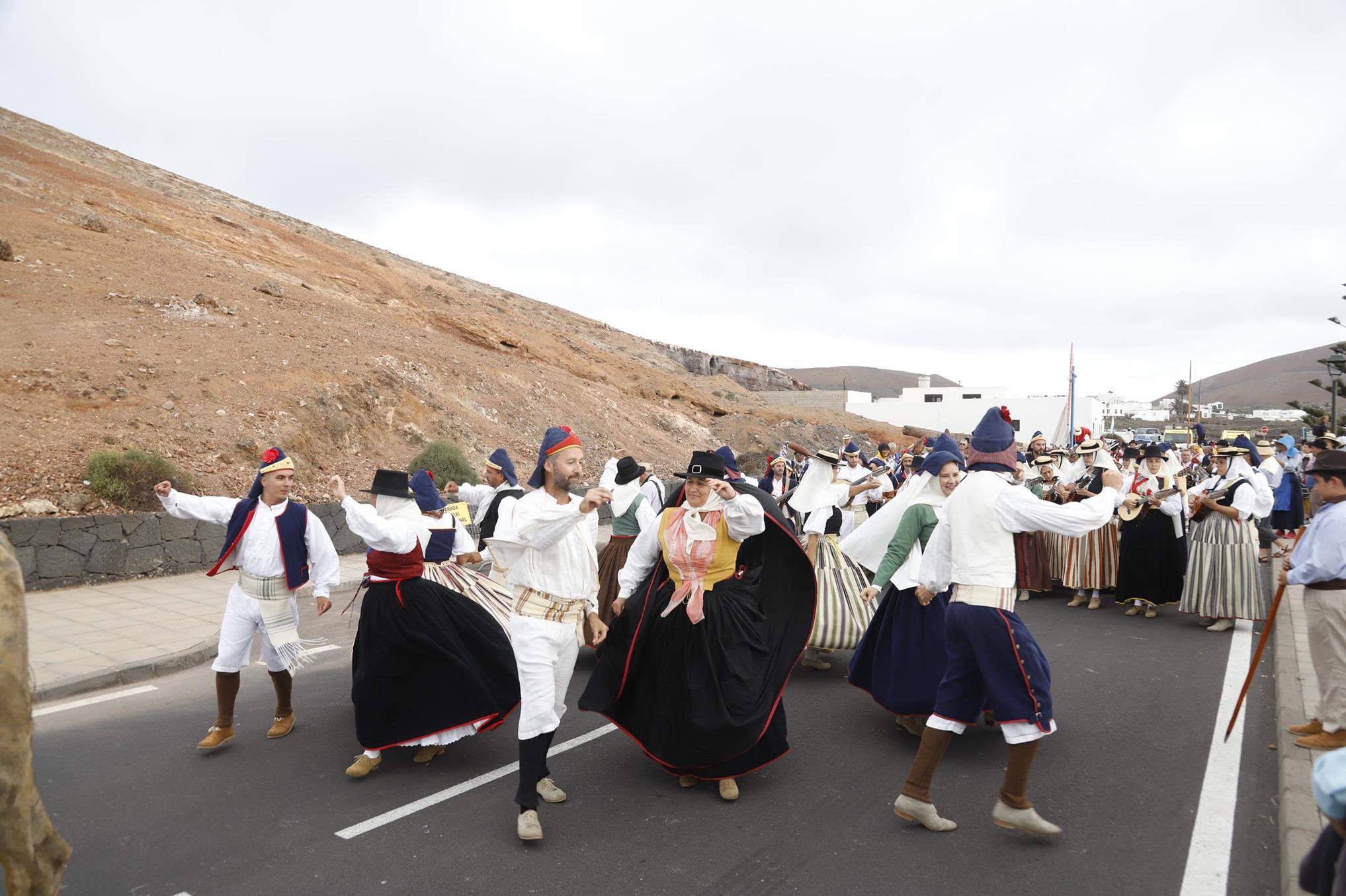 Ofrenda en la Romería de Los Dolores. 
