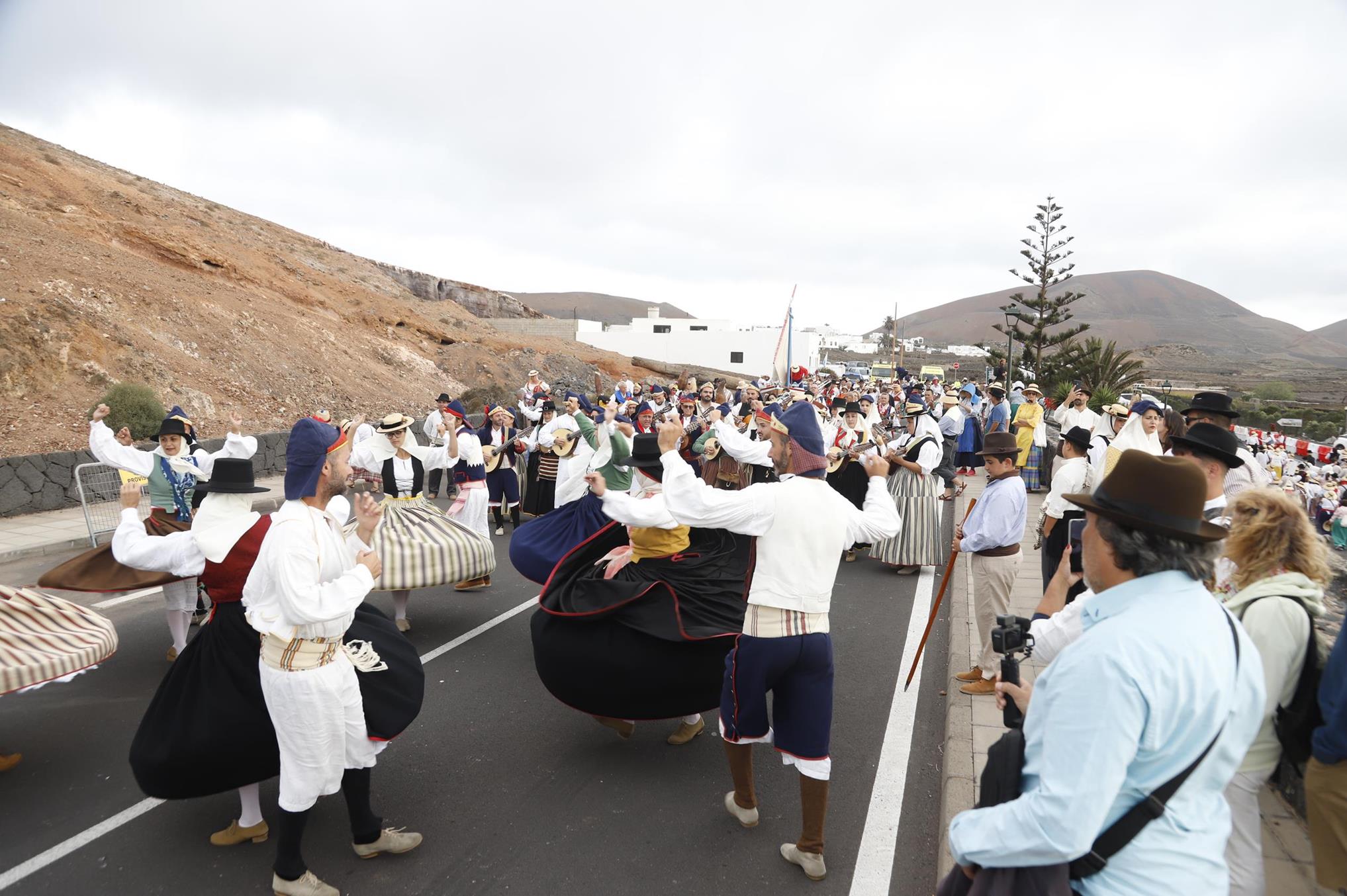 Ofrenda en la Romería de Los Dolores. 