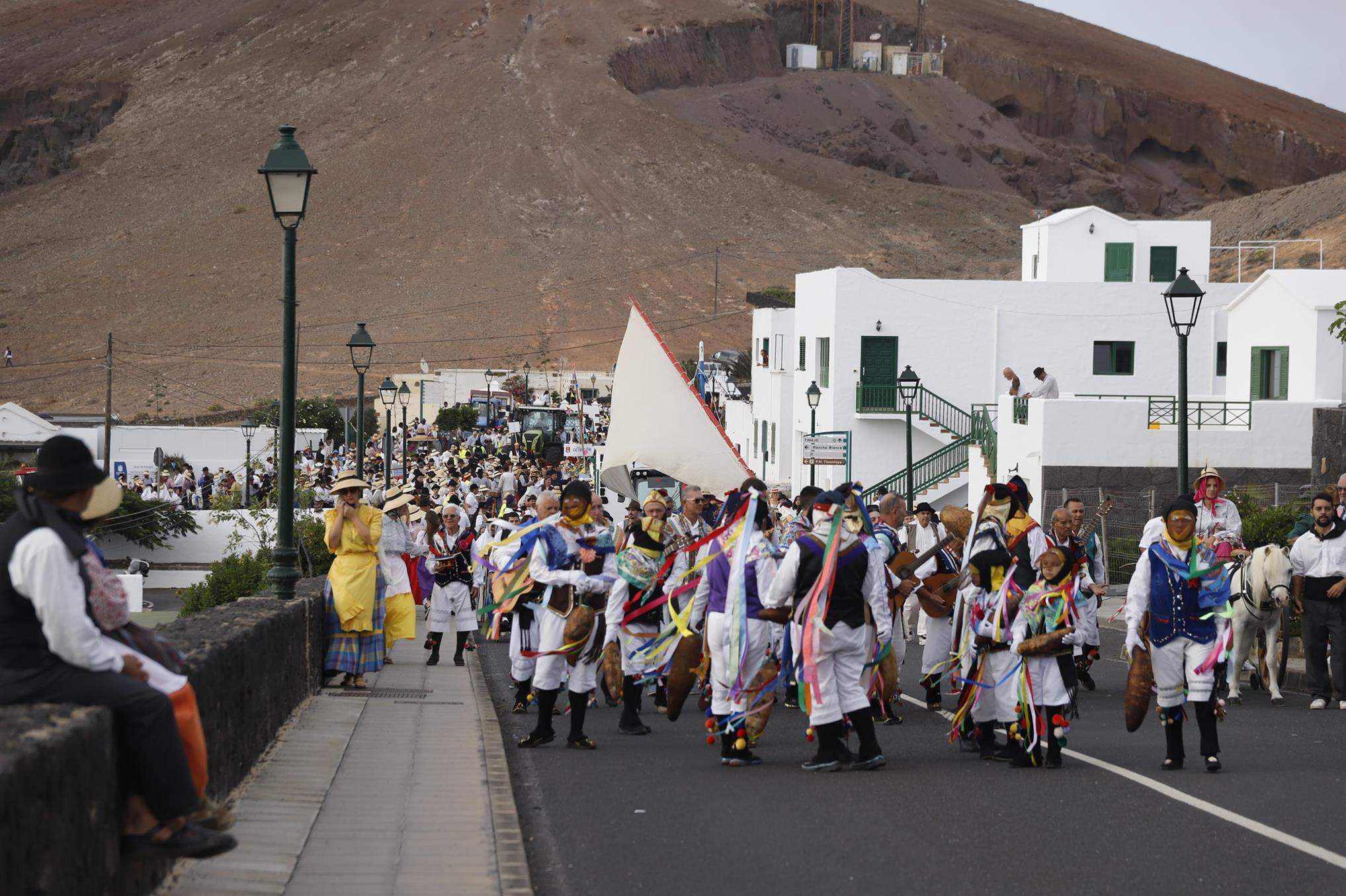 Ofrenda en la Romería de Los Dolores. 