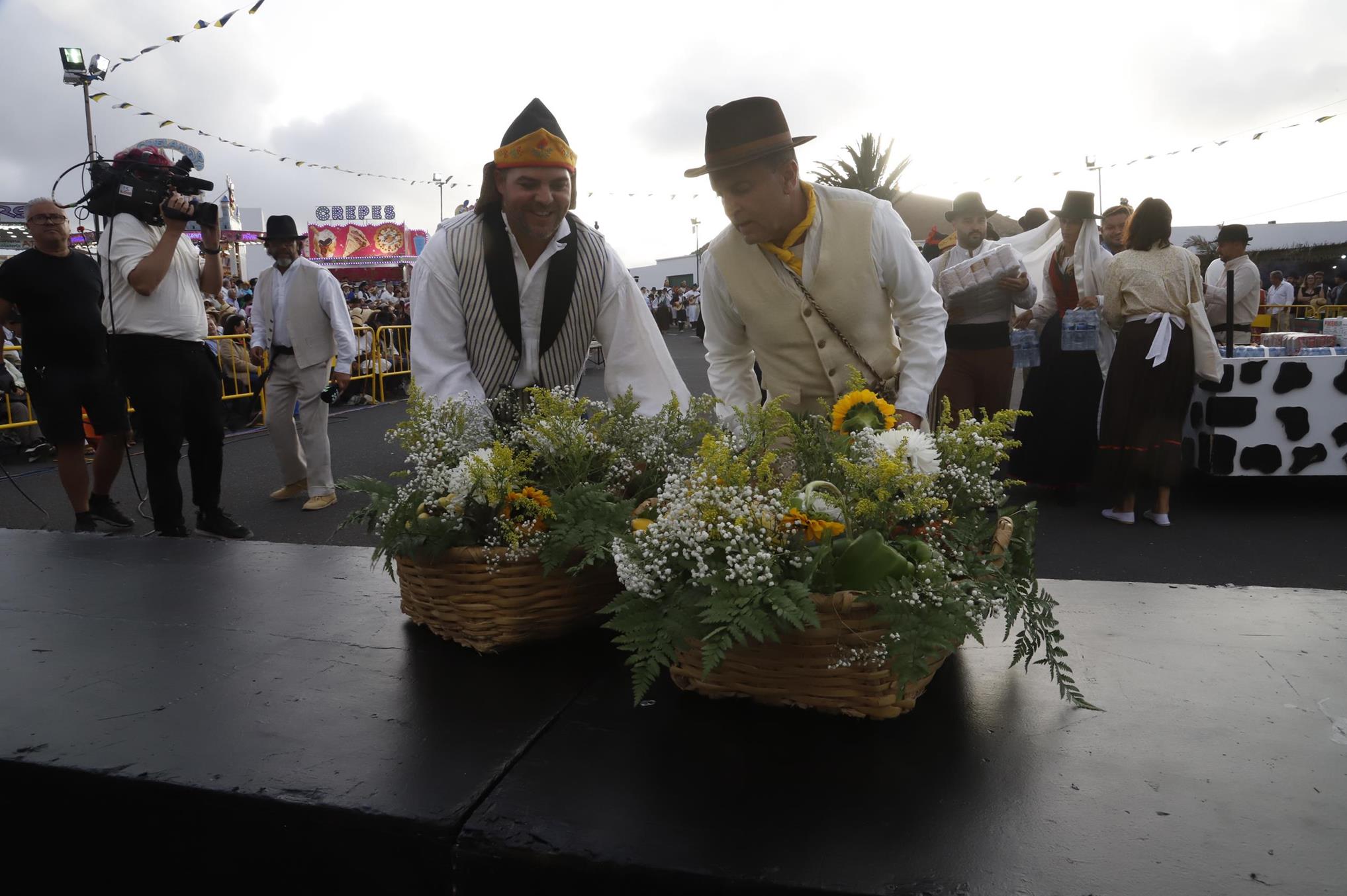 Ofrenda en la Romería de Los Dolores. 
