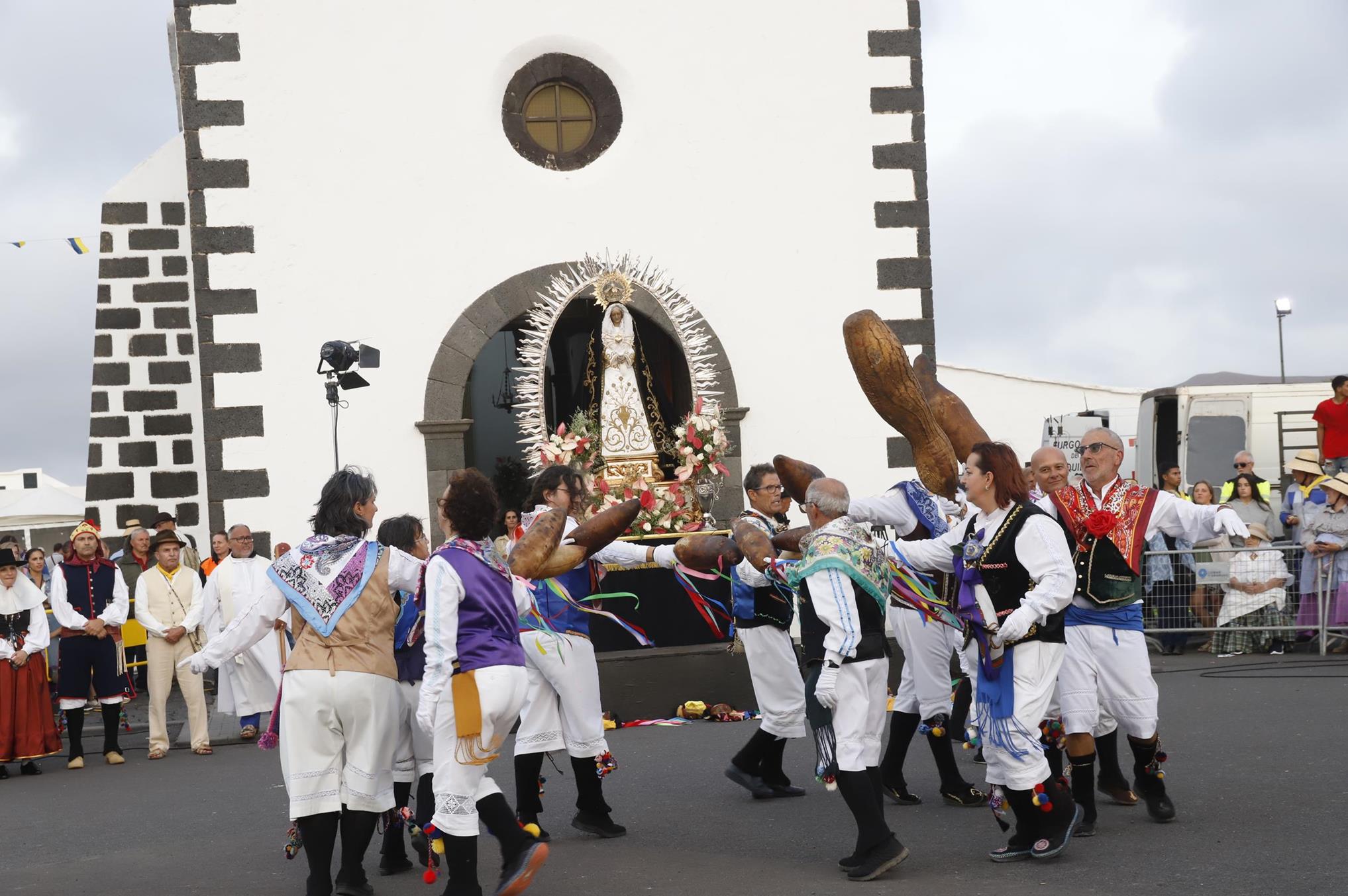 Ofrenda en la Romería de Los Dolores. 
