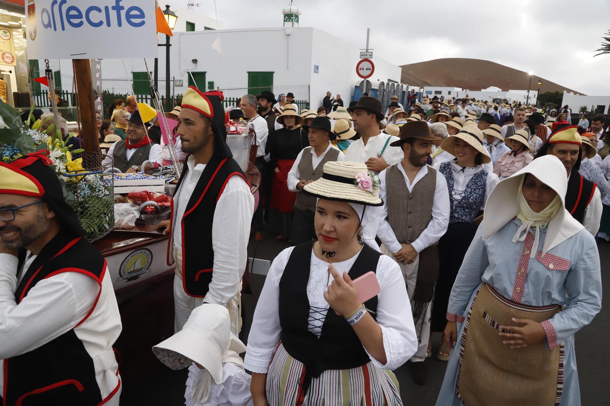 Ofrenda en la Romería de Los Dolores. 